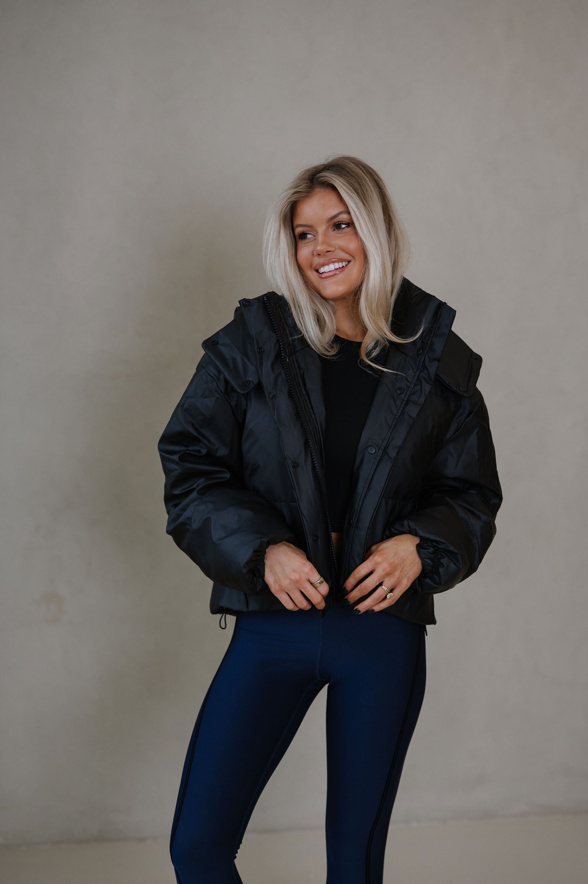 Classic Puffer Jacket- Black