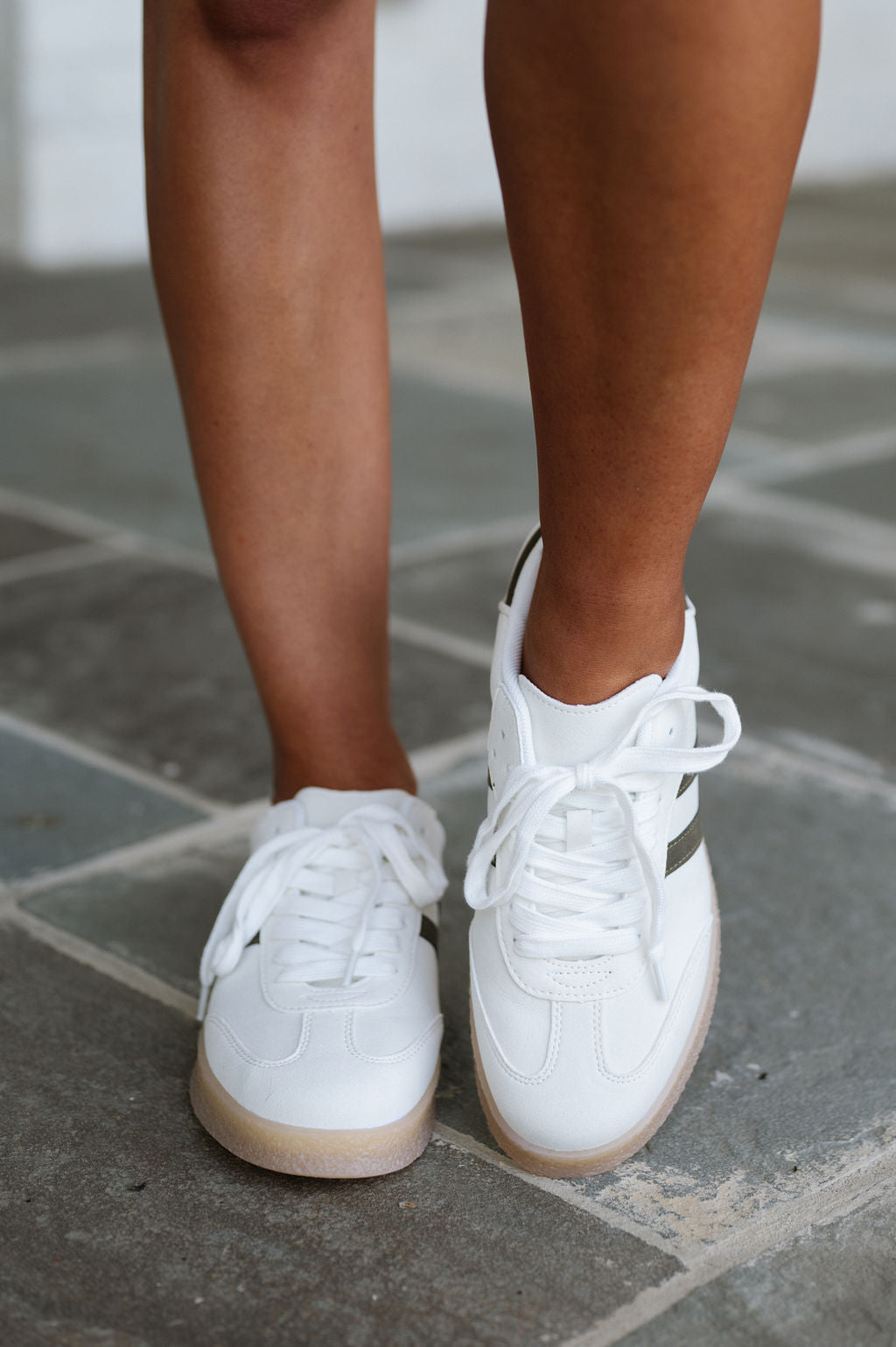 Christi Sneaker-Off White