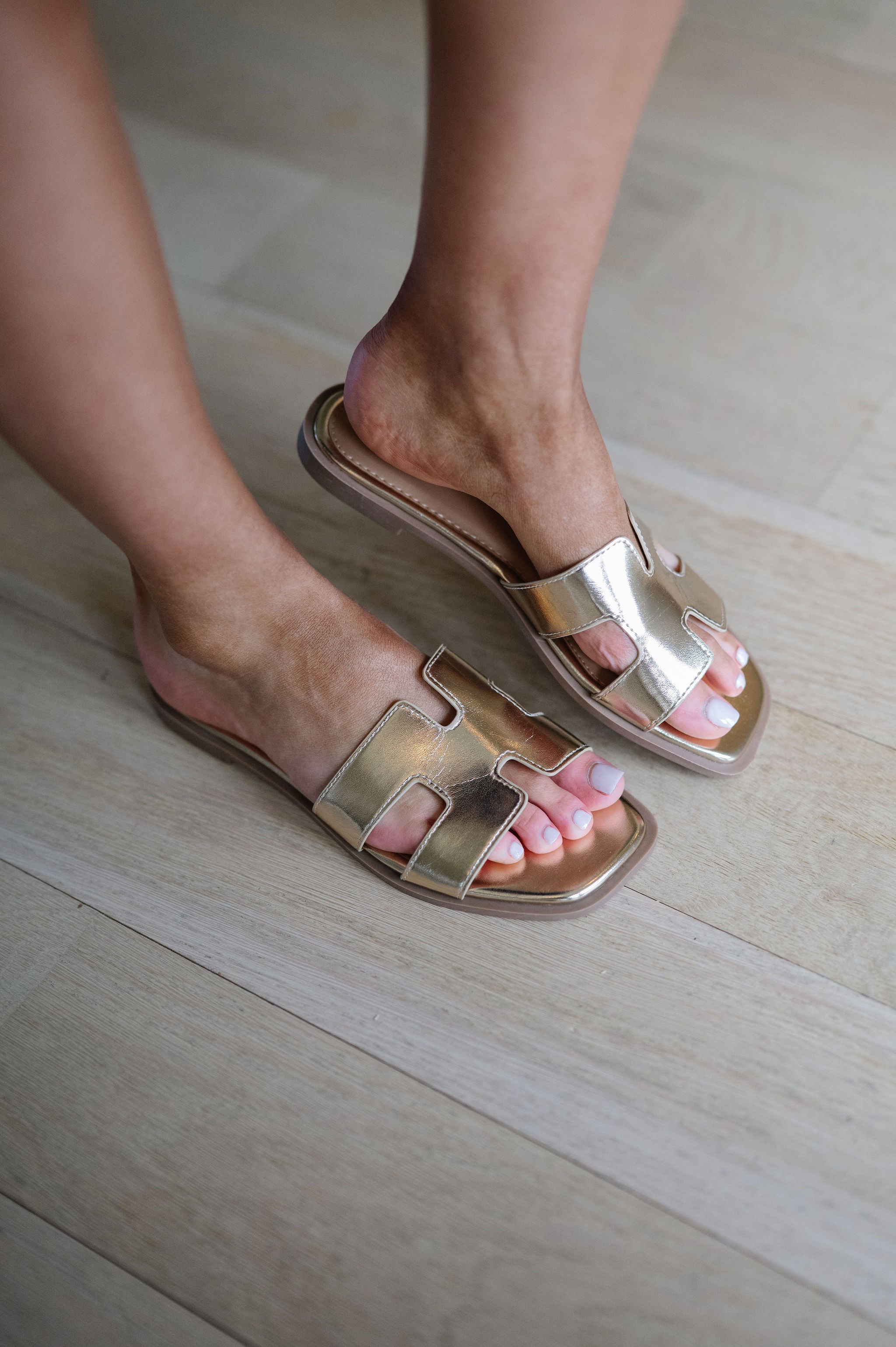Elio Sandal-Gold
