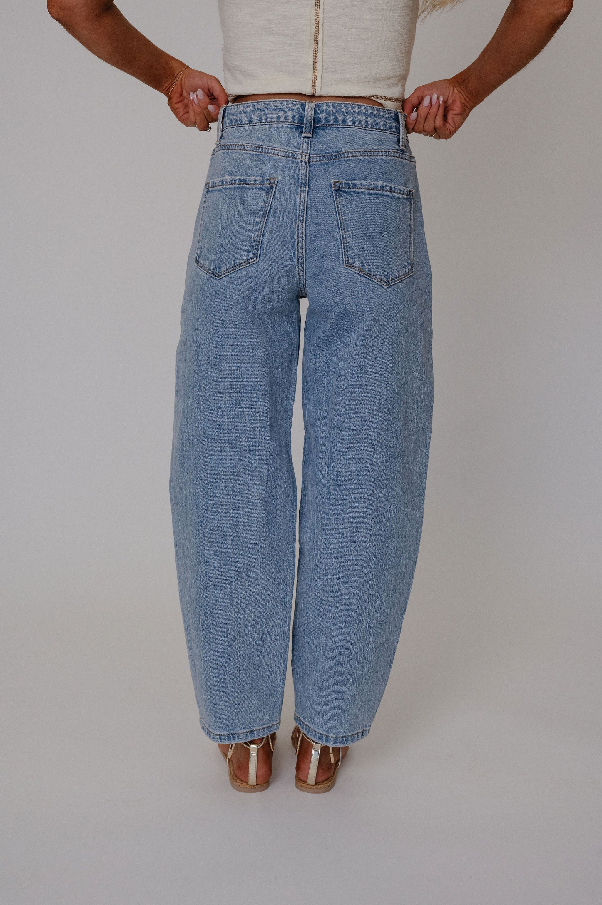 Ava Barrel Jeans-Light Wash
