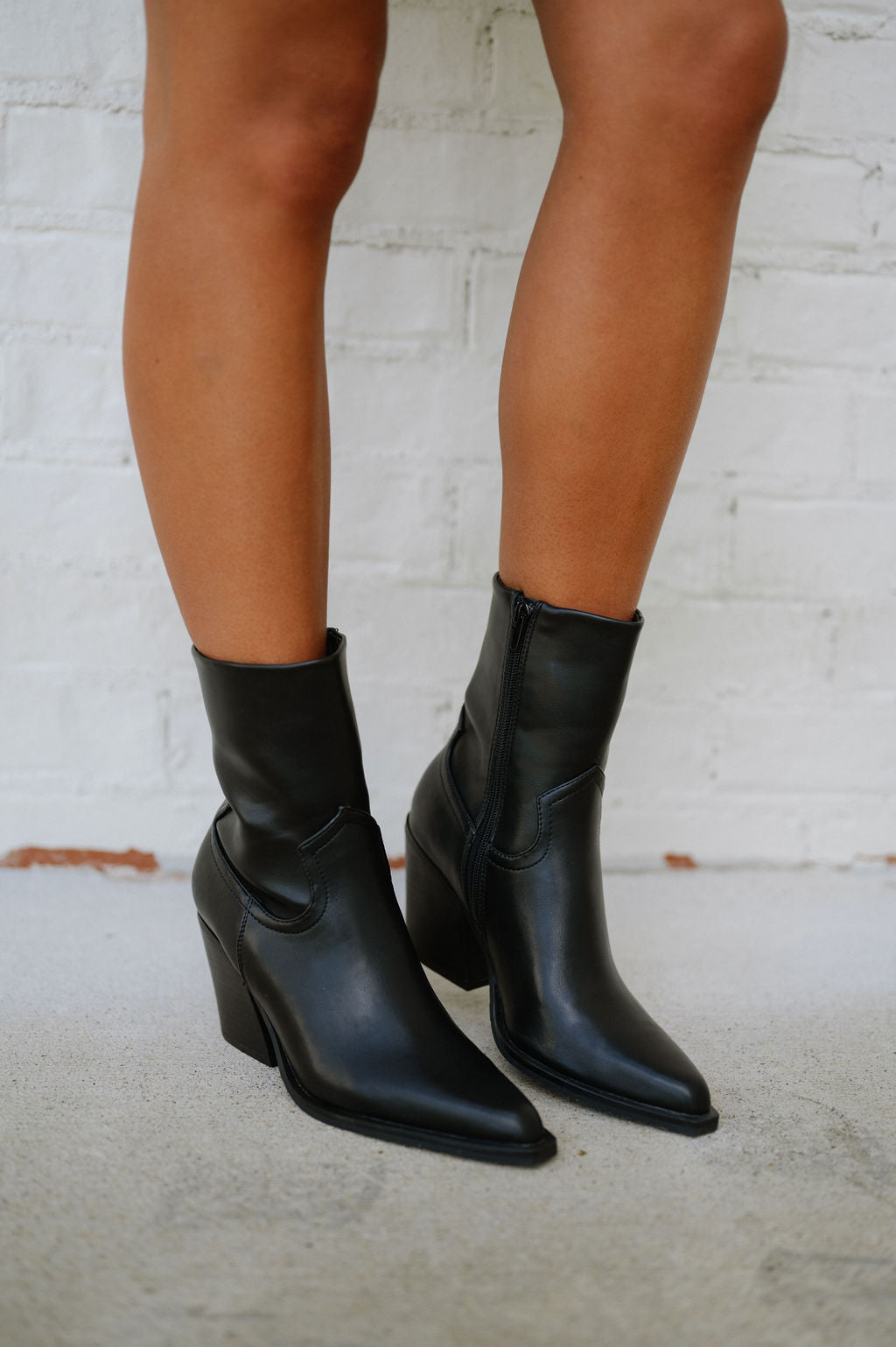 Victoria Boots-Black//MODEL PAIR SIZE 8