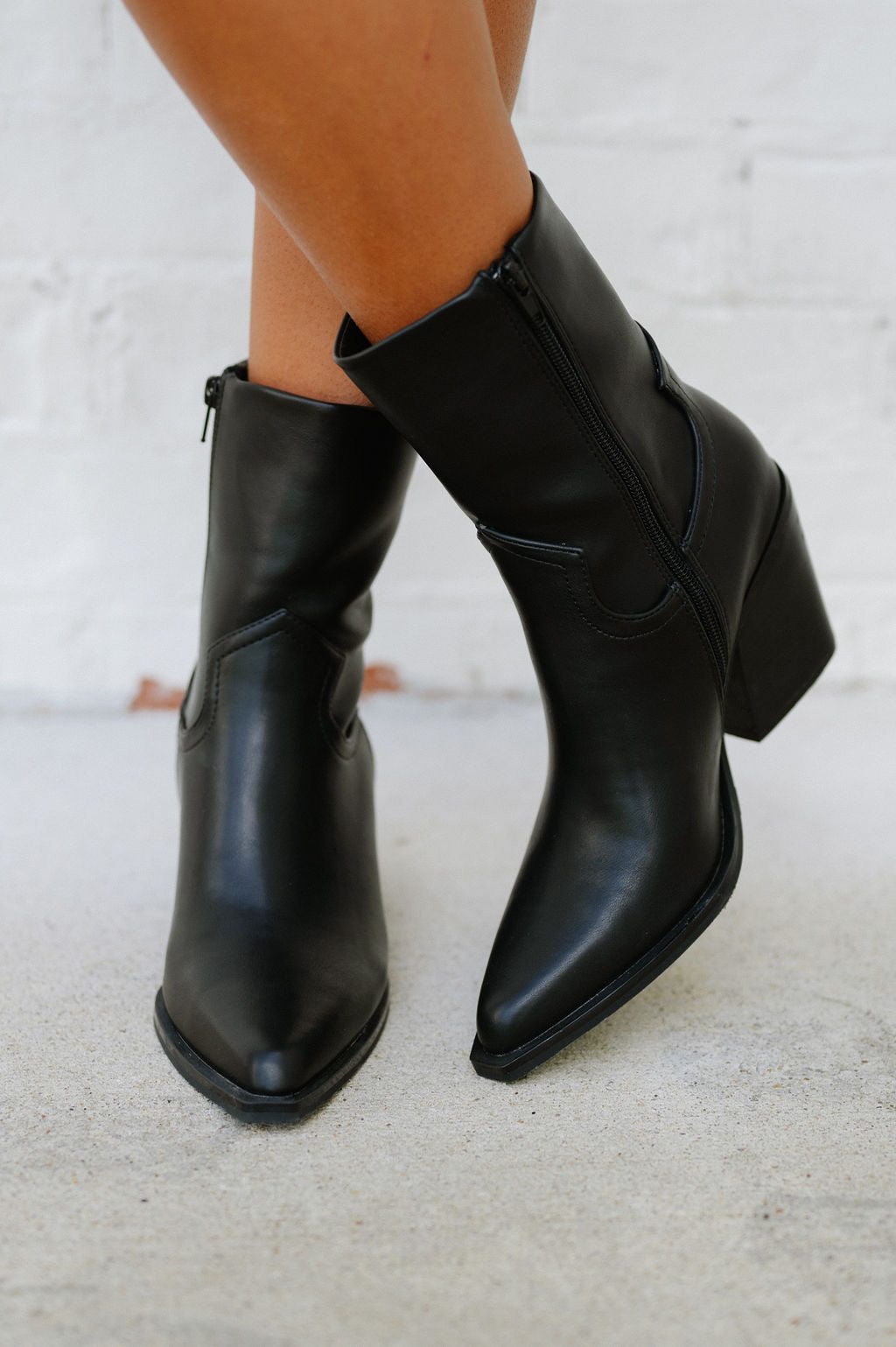 Victoria Boots-Black//MODEL PAIR SIZE 8