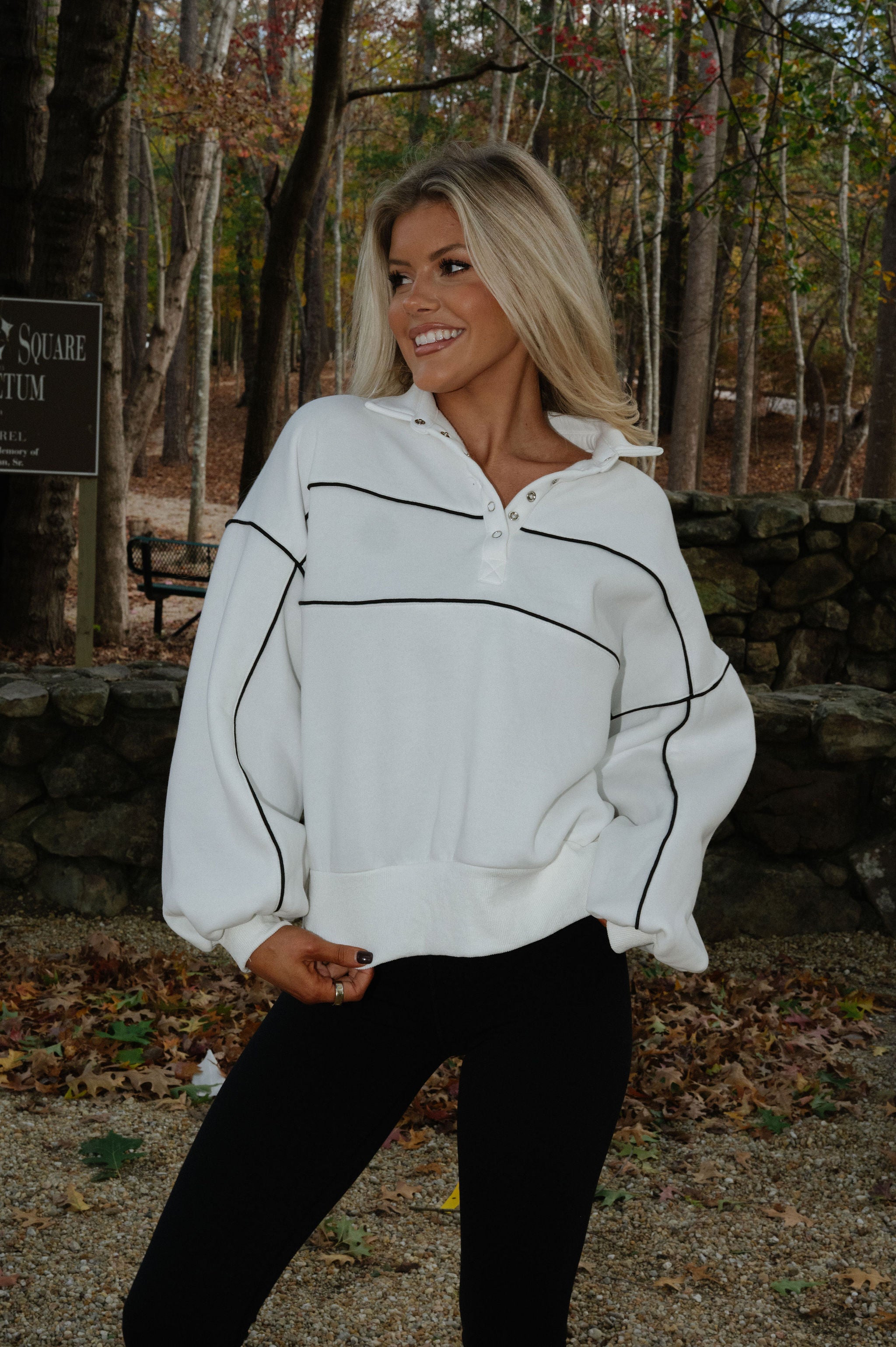 Ayla Contrast Piping Pullover