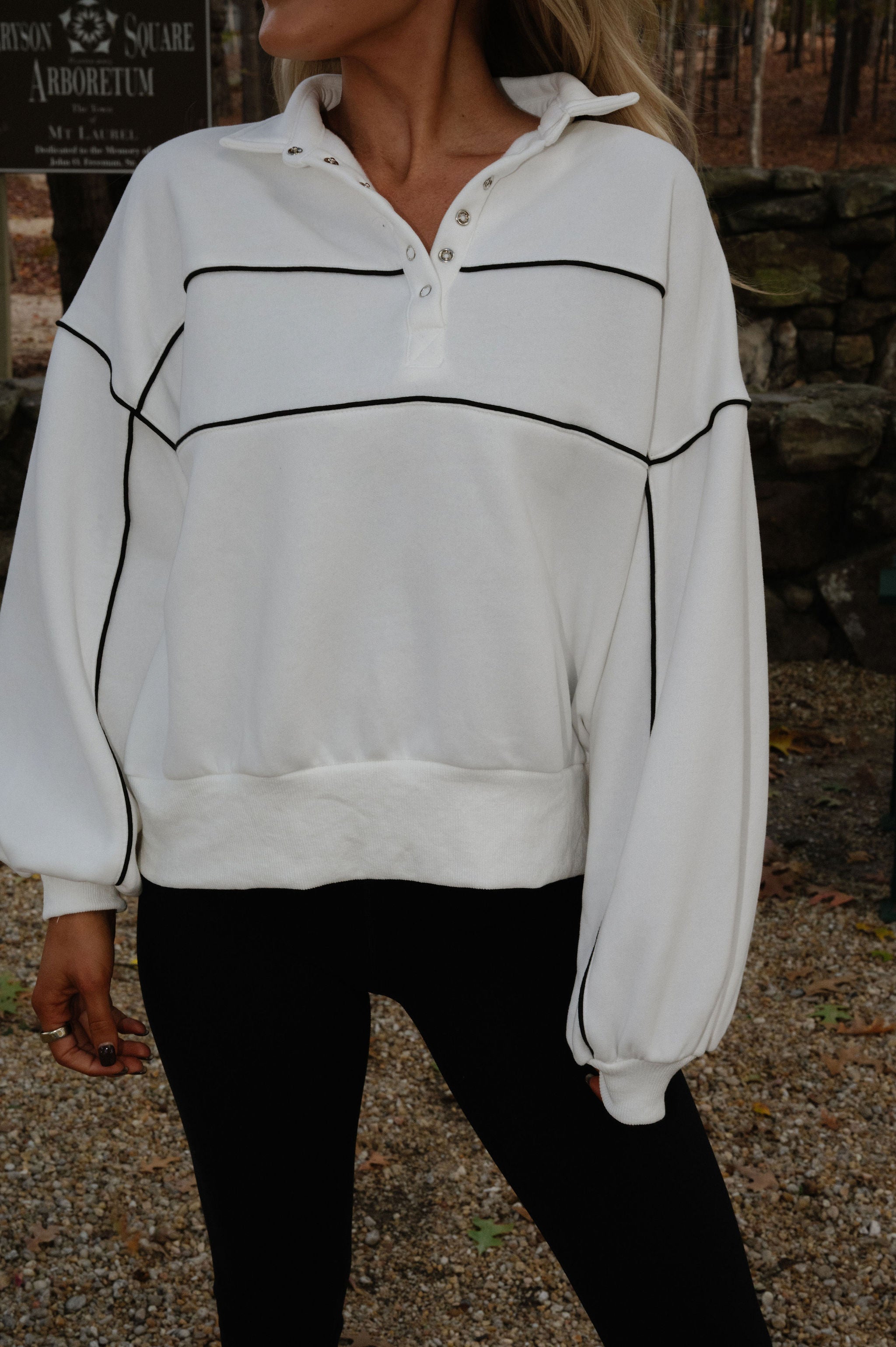 Ayla Contrast Piping Pullover