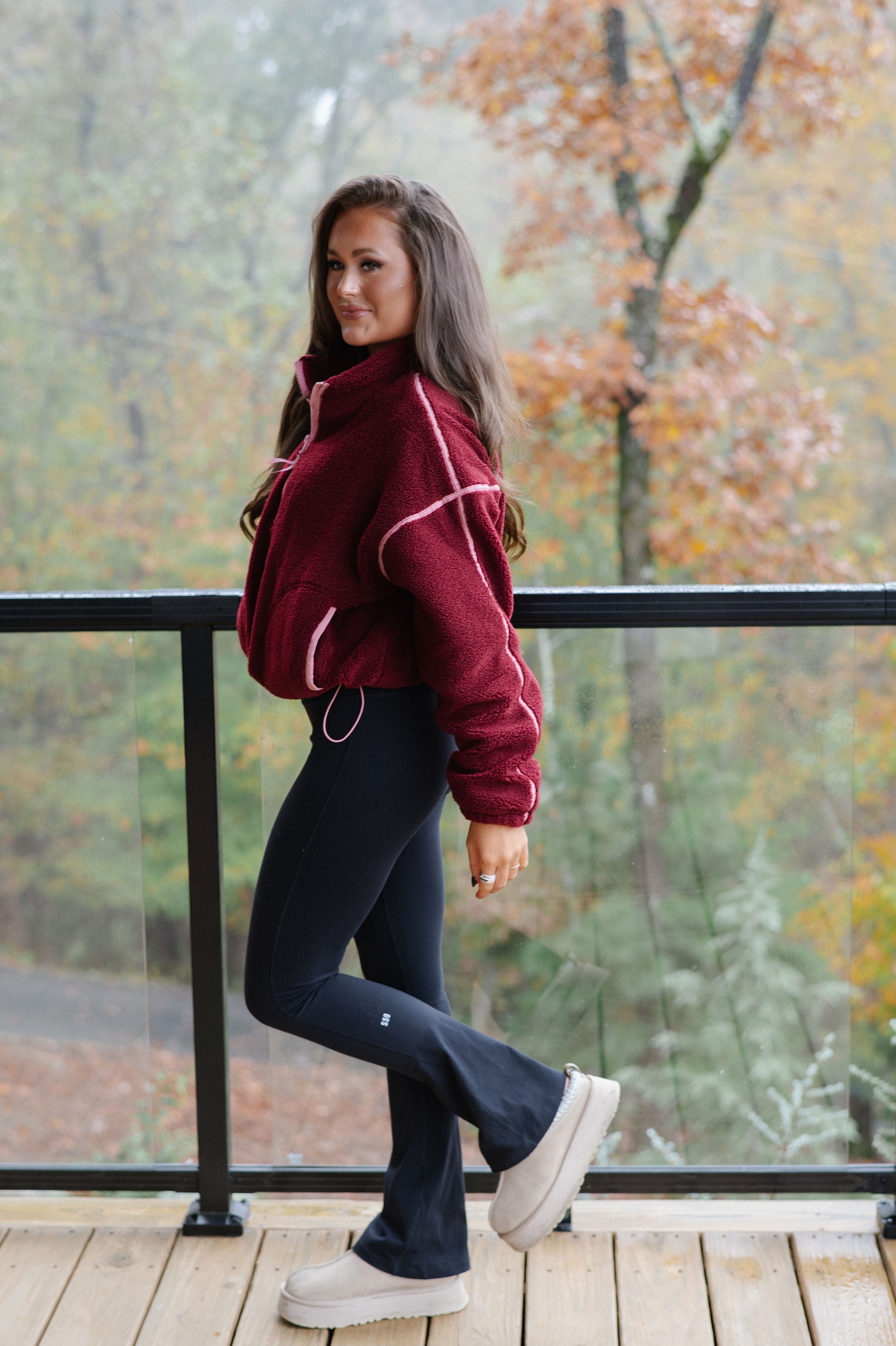 Contrast Sherpa Pullover-Burgundy