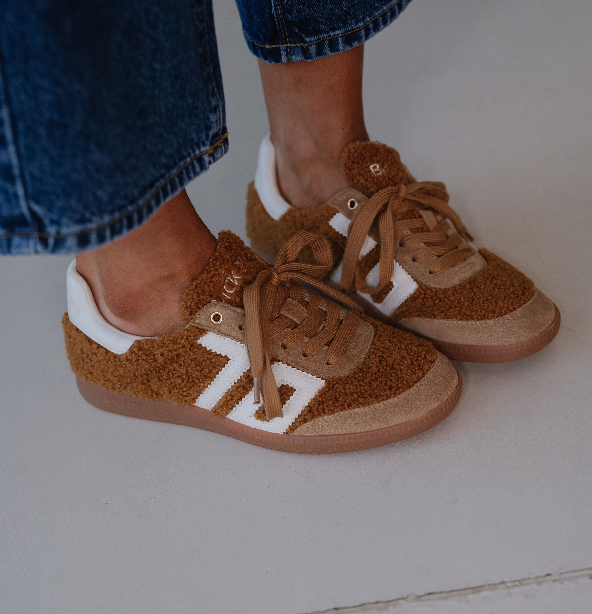 Back 70 Cloud Teddy Sneakers-Tobacco/White