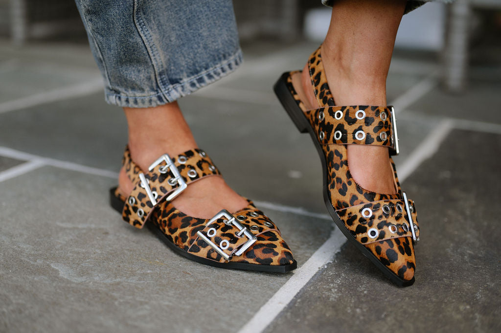 Graya Flat-Leopard