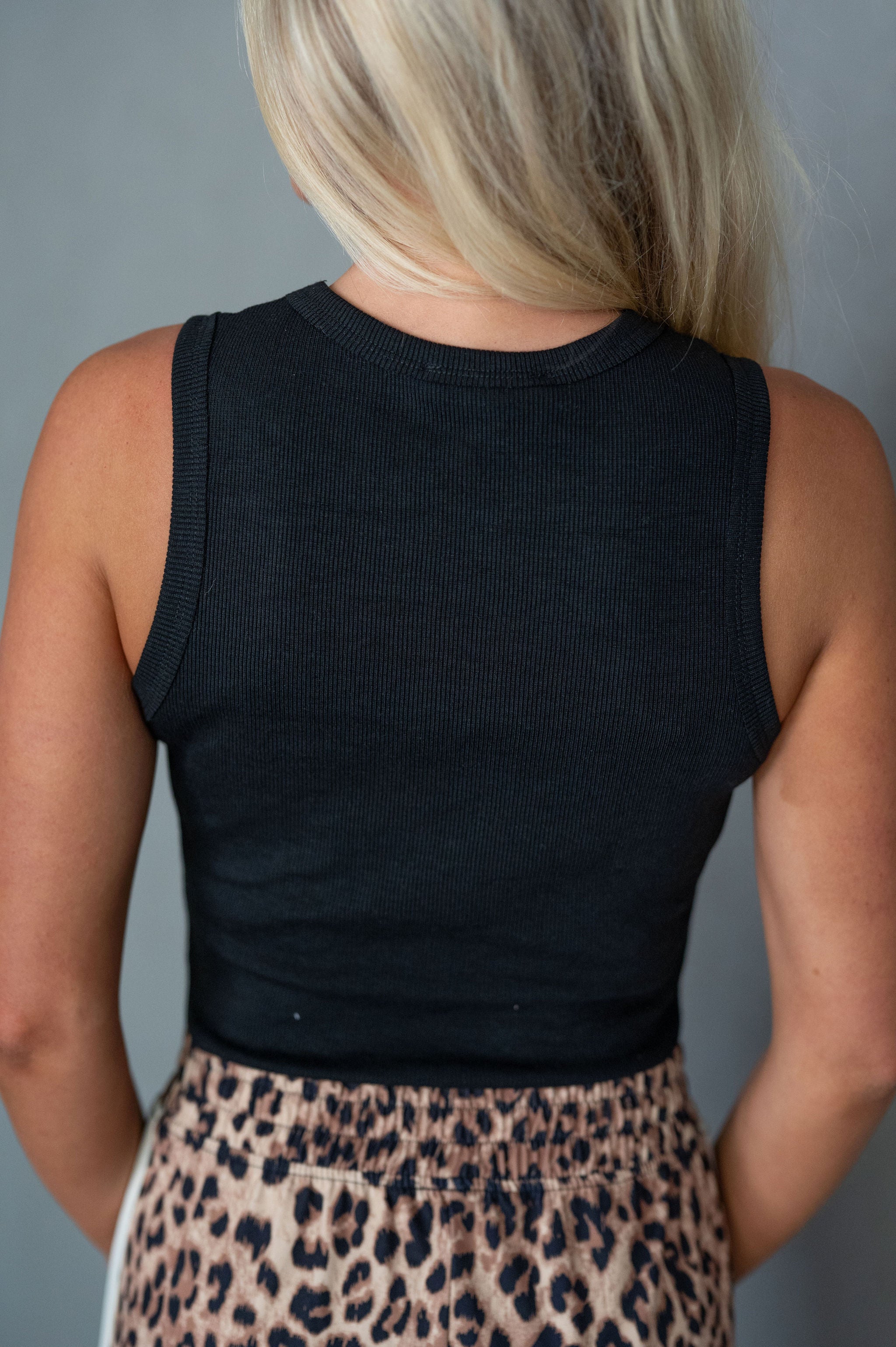 Ribbed Crop Tank-Black