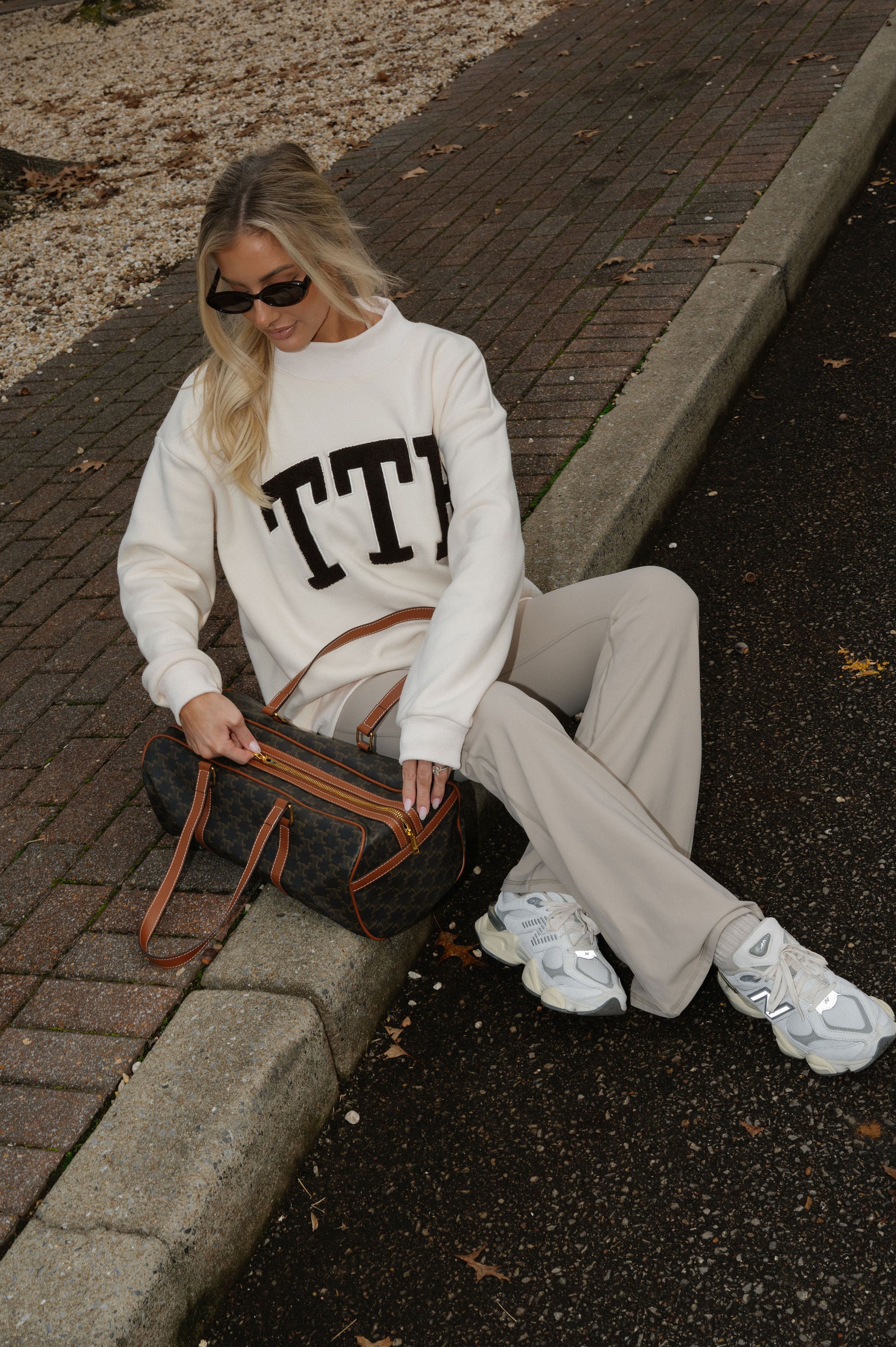 "TTB" Mockneck-Cream