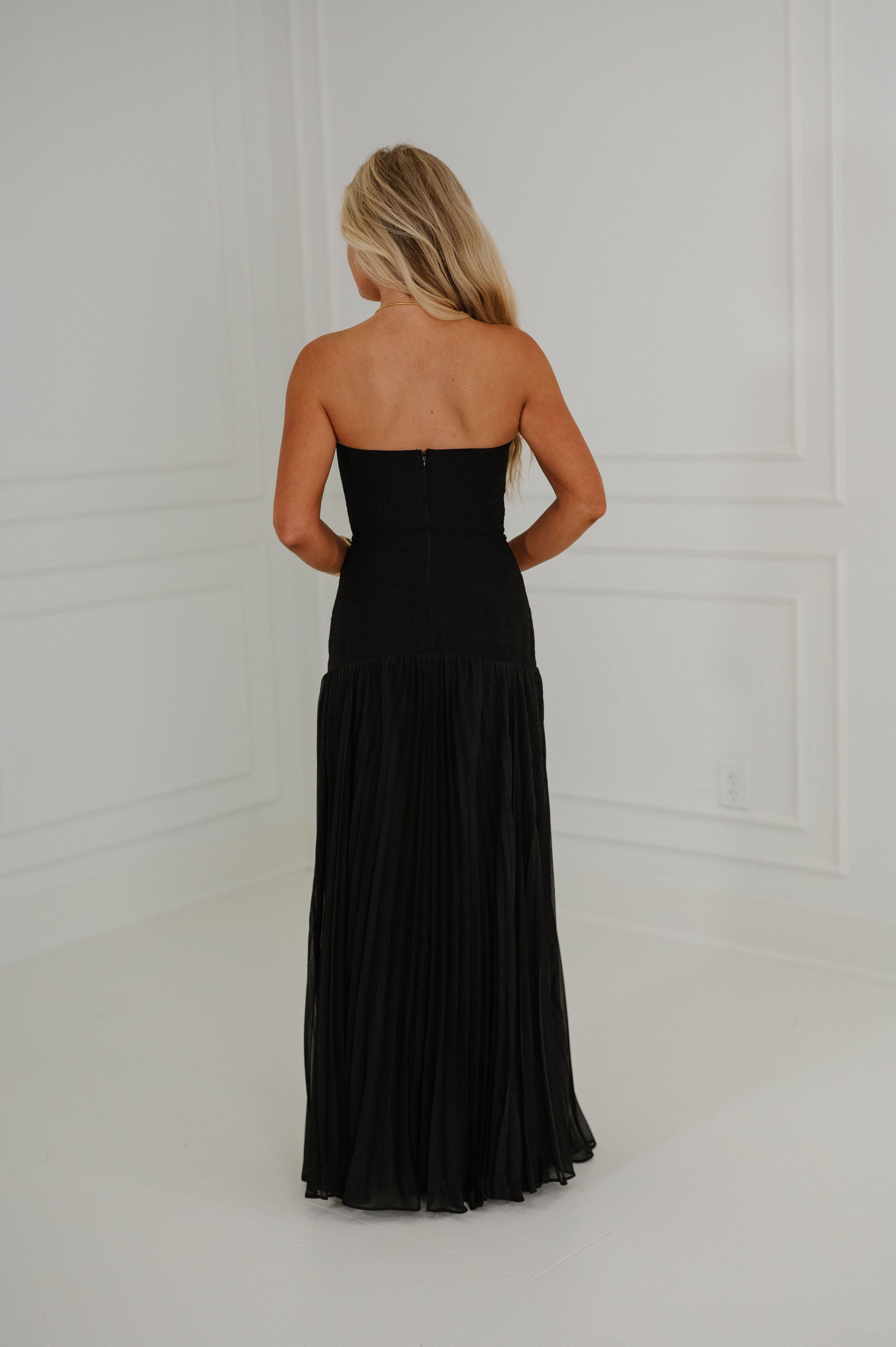 Texture Pleated Maxi Dress-Black