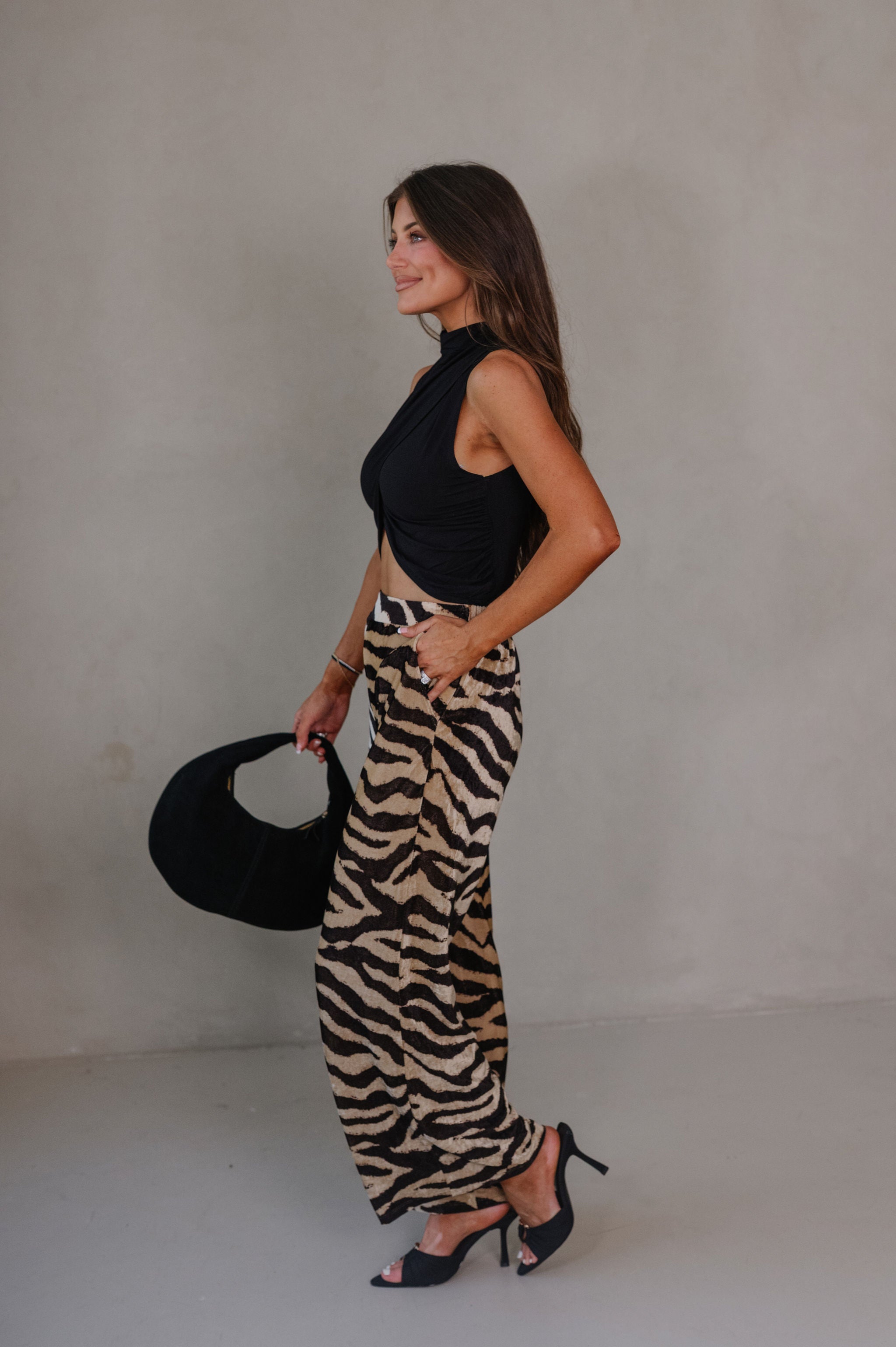 Crissy Front Cross Knit Tank-Black