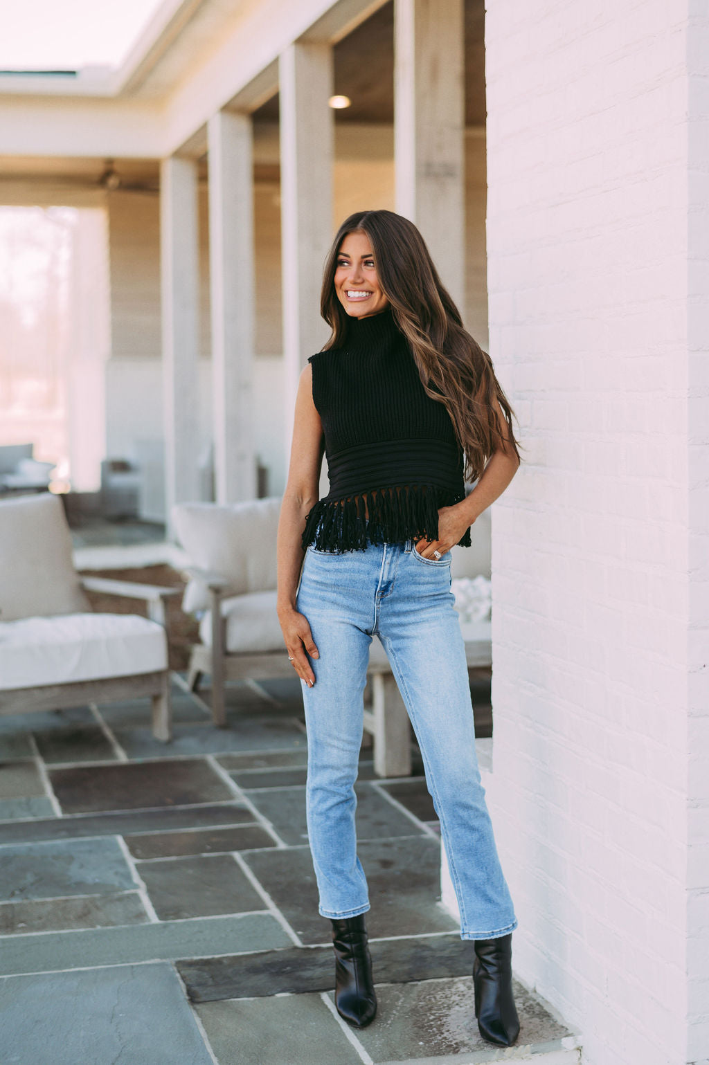 Sleeveless Fringe Hem Sweater- Black