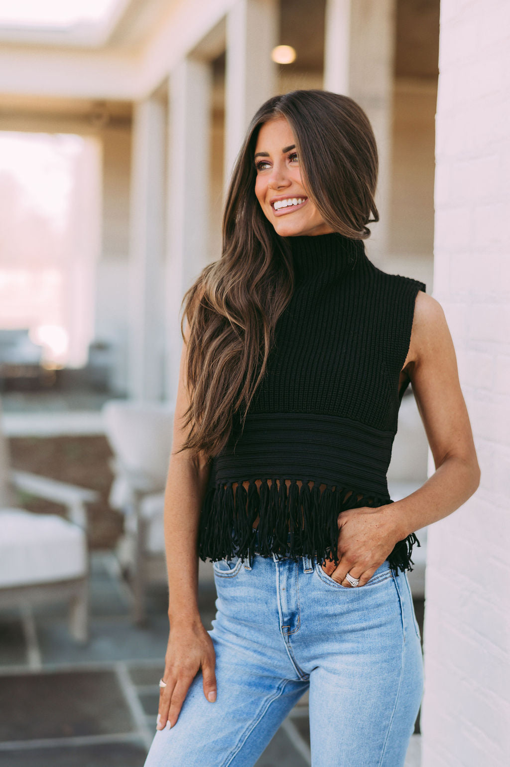 Sleeveless Fringe Hem Sweater- Black