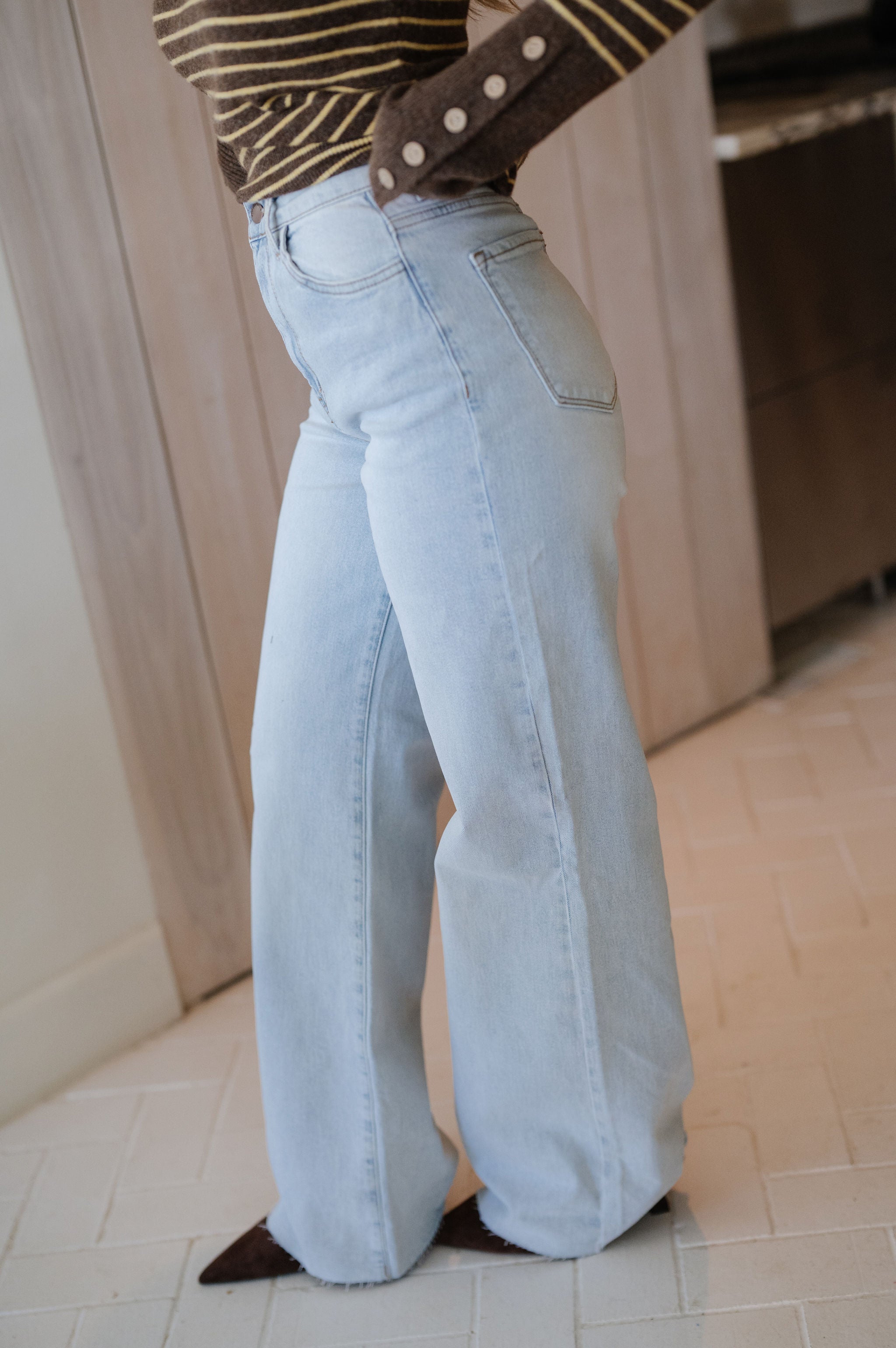 Wes Wide Leg Jeans-Light Wash