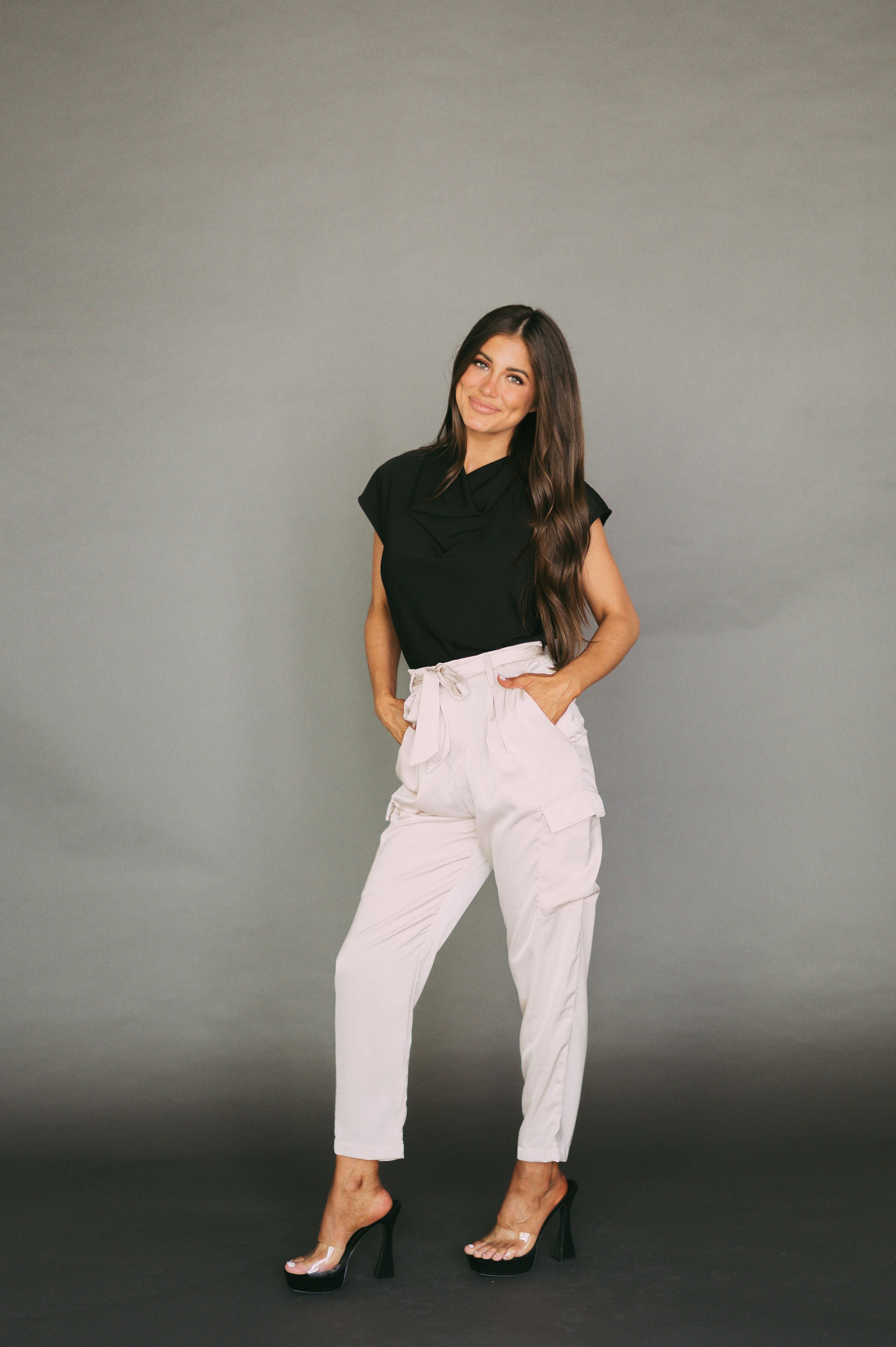 Buy H&M Women Beige Linen-Blend Paper Bag Trousers online | Looksgud.in
