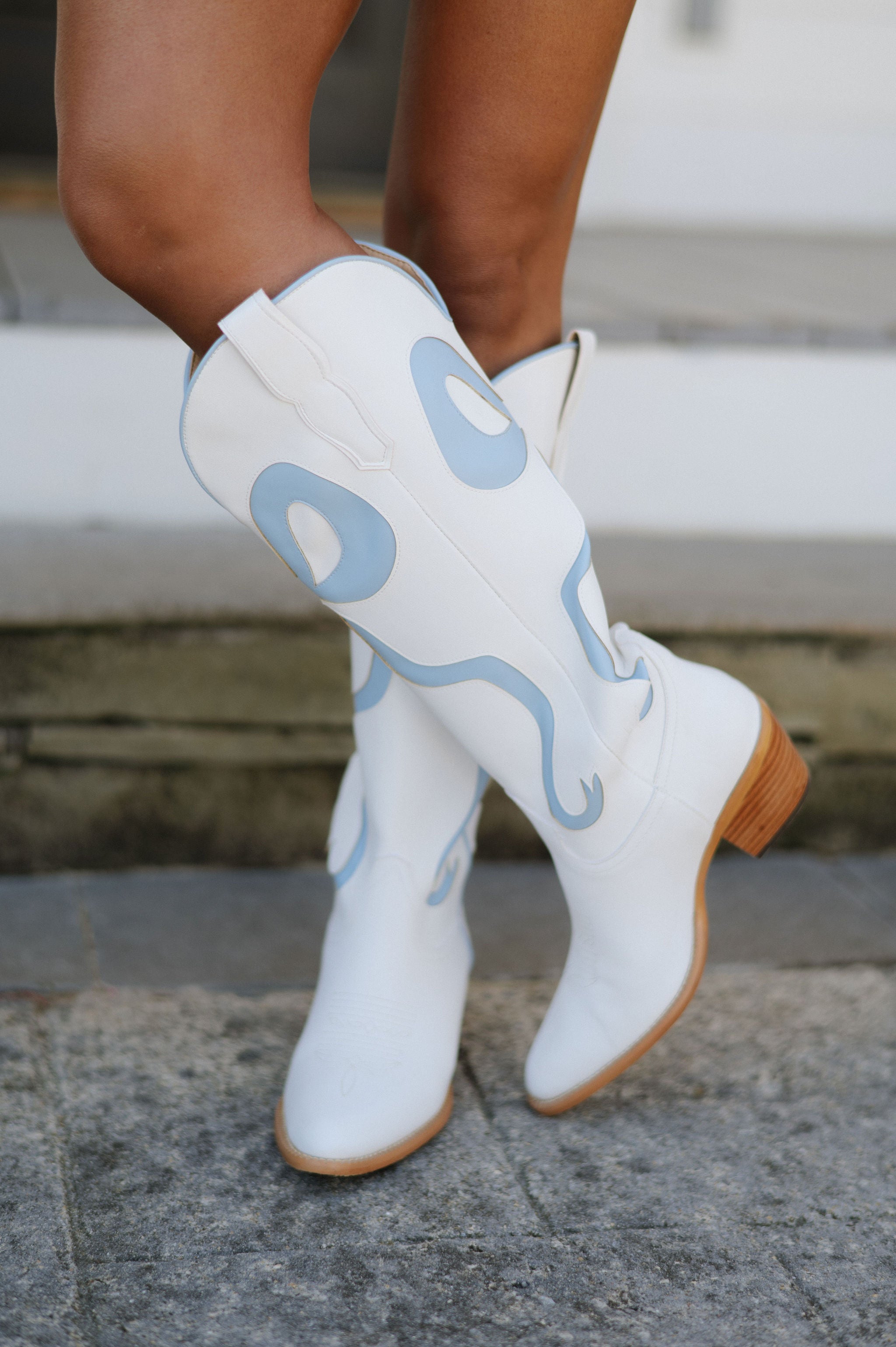 Ruby Bow Boots-White/Blue