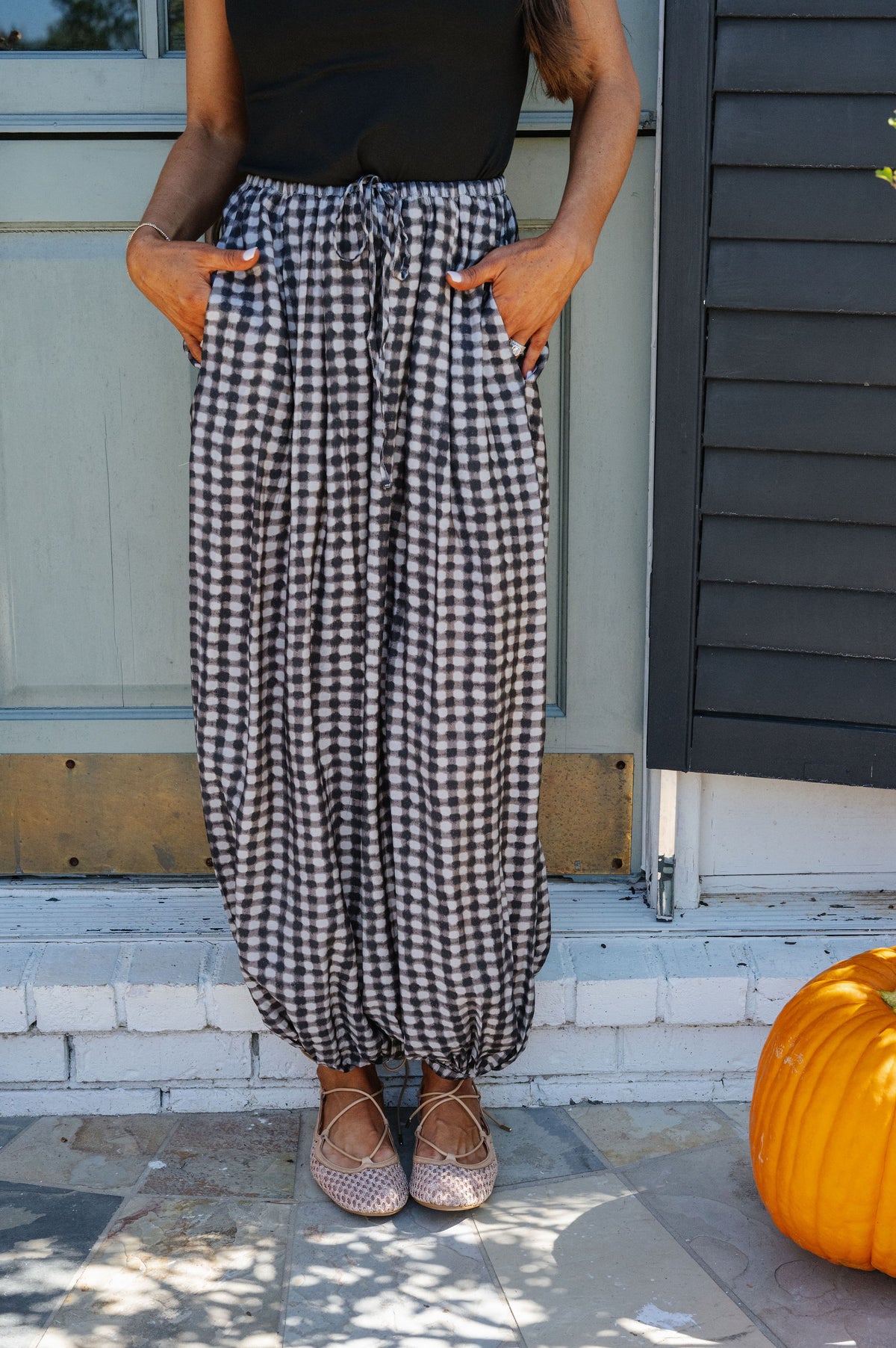 Geo Dot Print Pants-Black