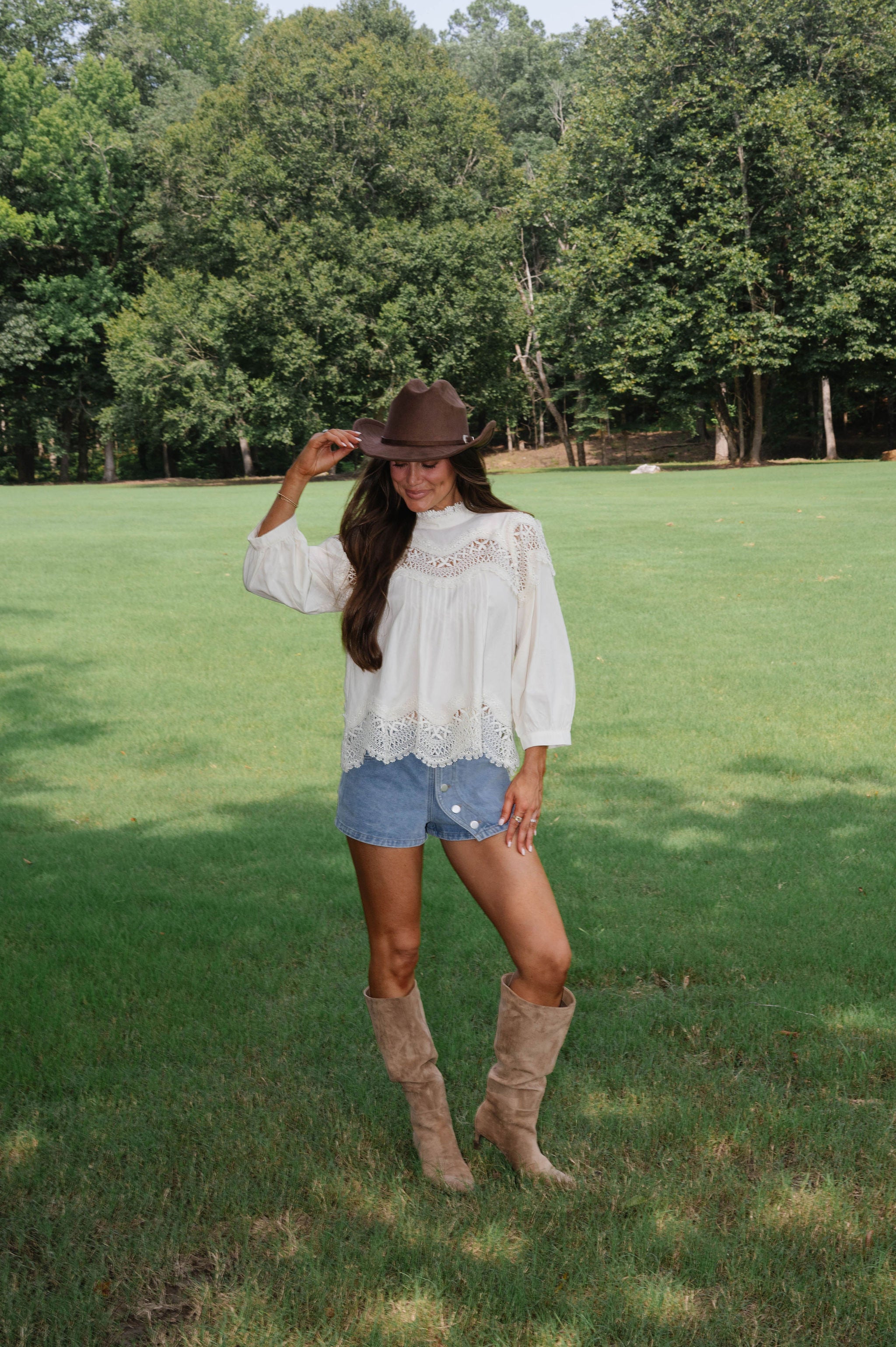 Emory Scalloped Detail Top-Cream
