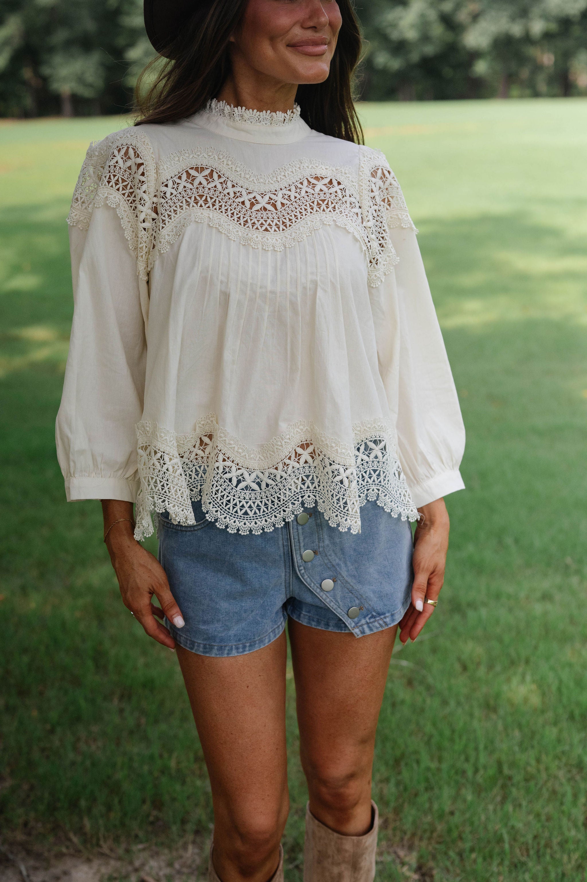Emory Scalloped Detail Top-Cream