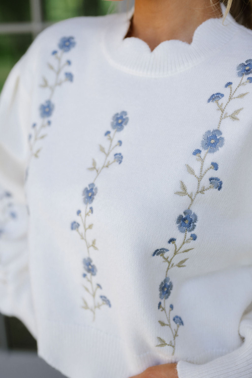 Floral Embroidered Scallop Sweater-Cream