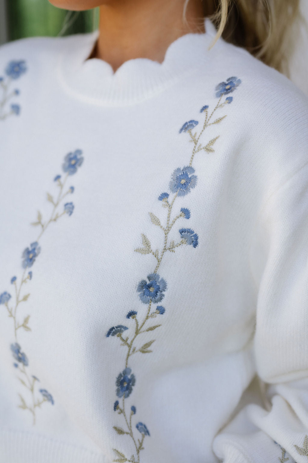 Floral Embroidered Scallop Sweater-Cream