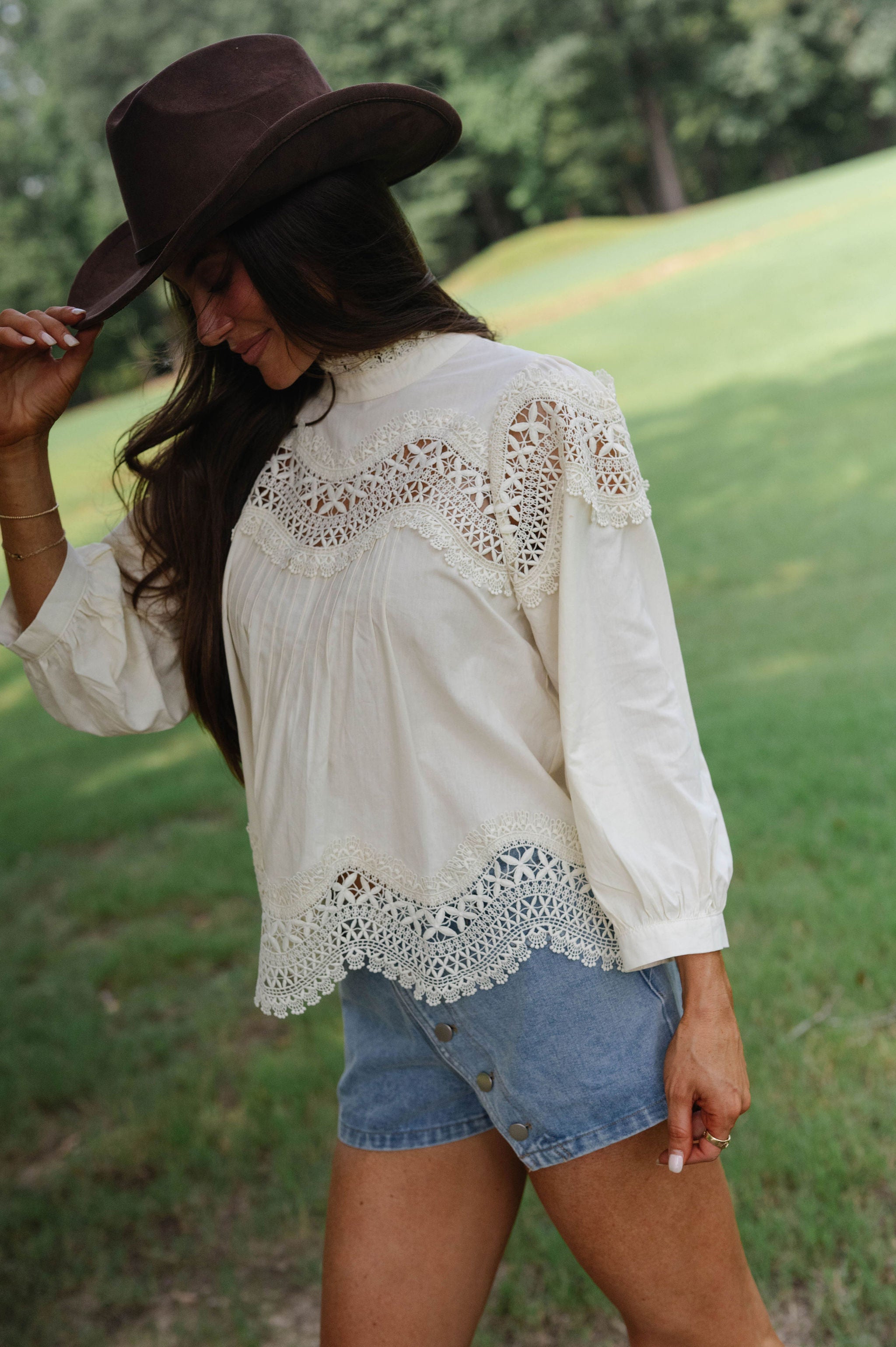 Emory Scalloped Detail Top-Cream