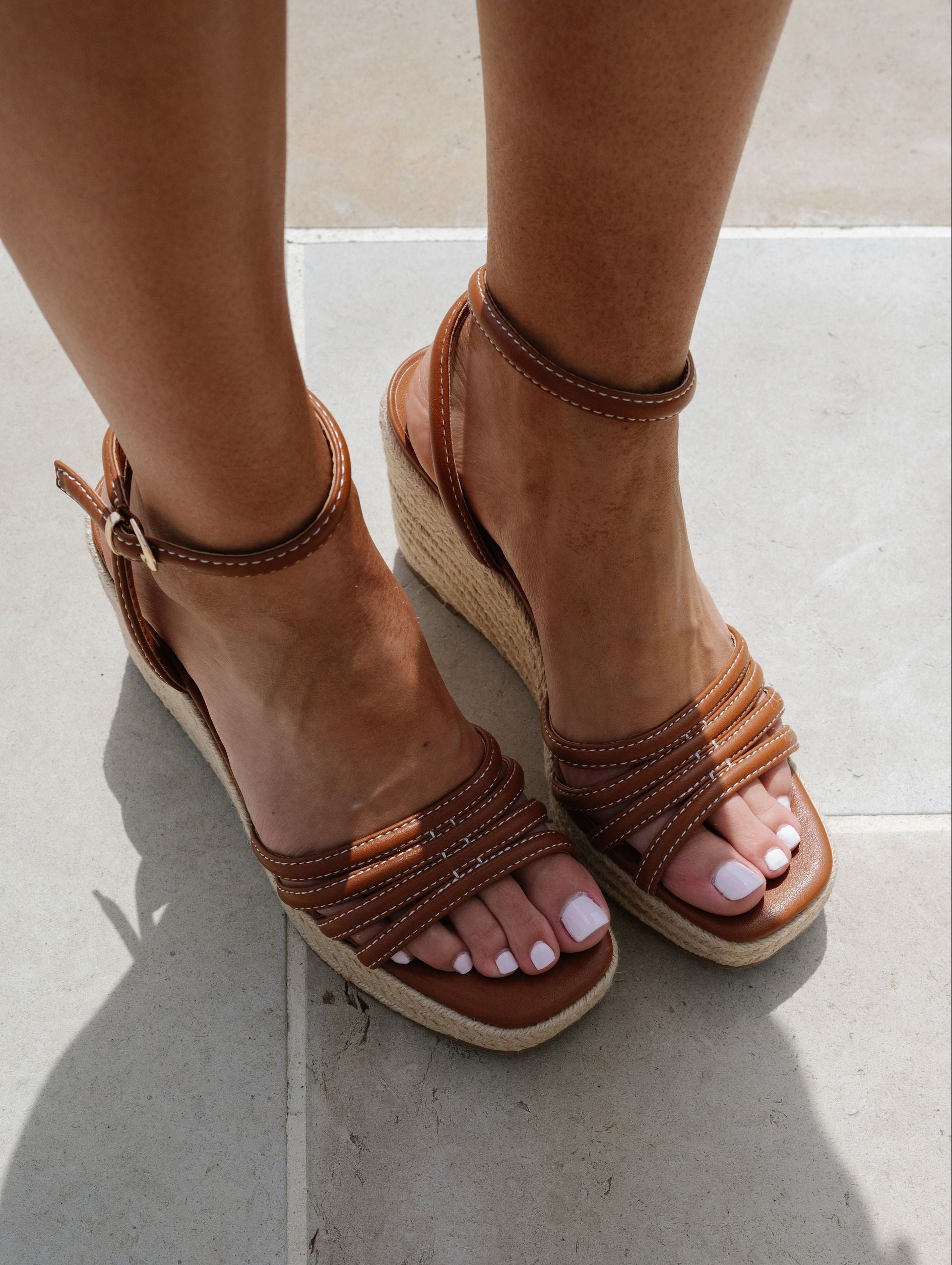 Sunnie Wedge-Cognac