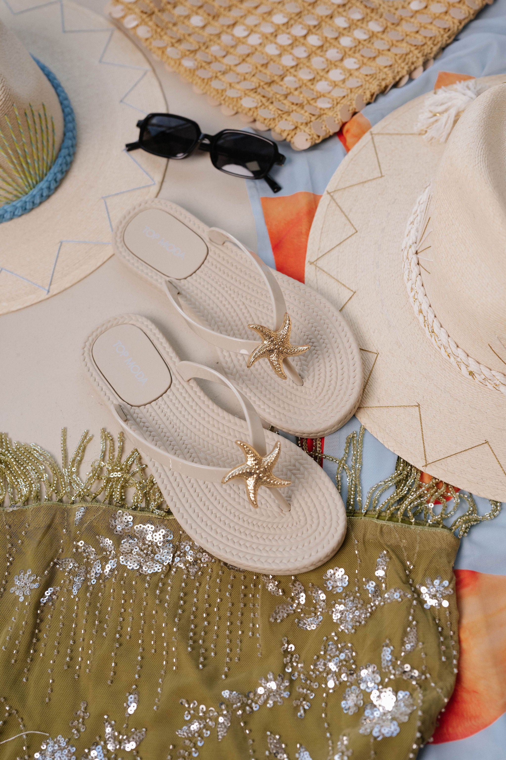 MODEL PAIR//Nina Sandals-Ivory