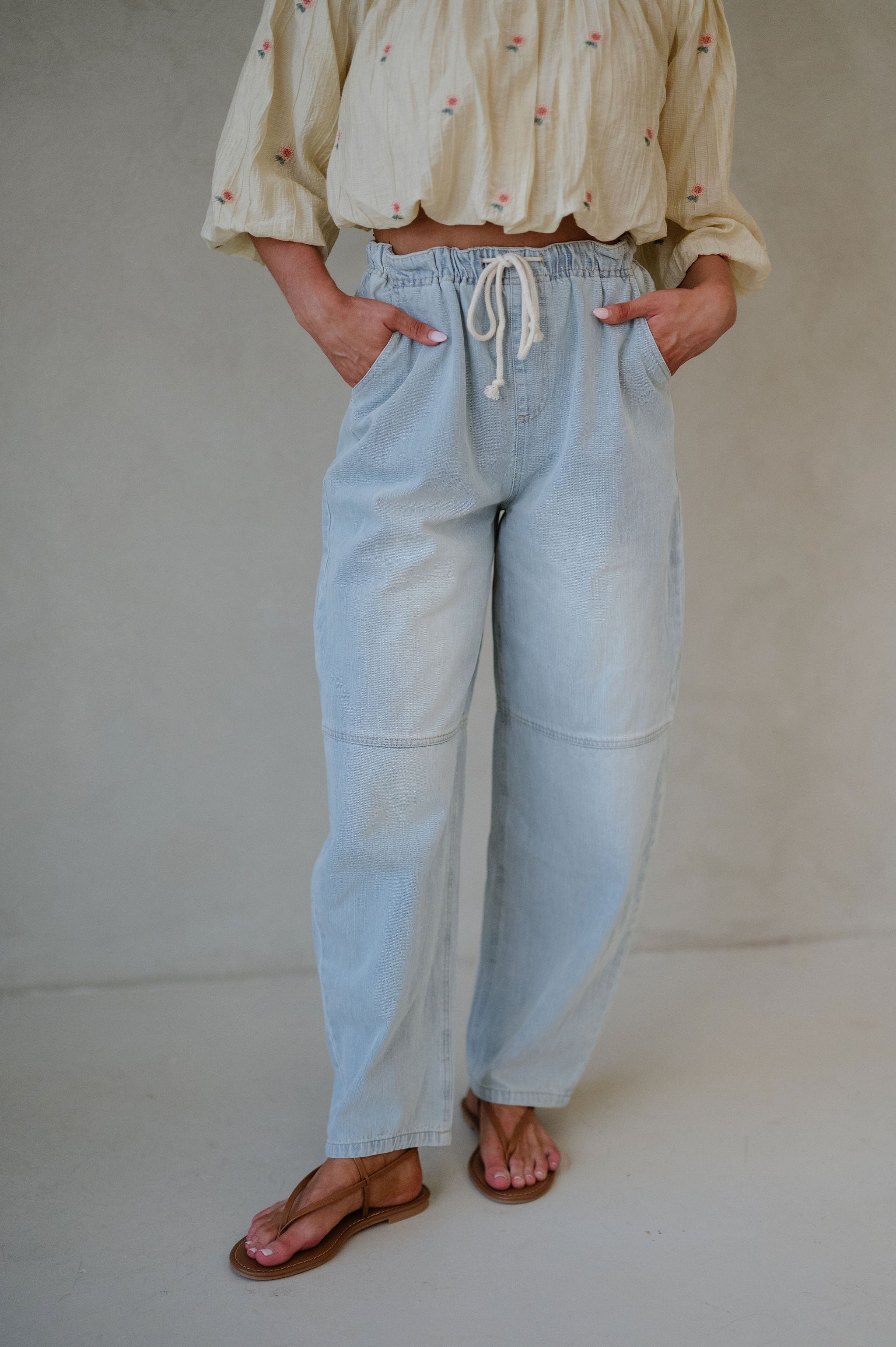 Lightweight Drawstring Jeans-Light Wash