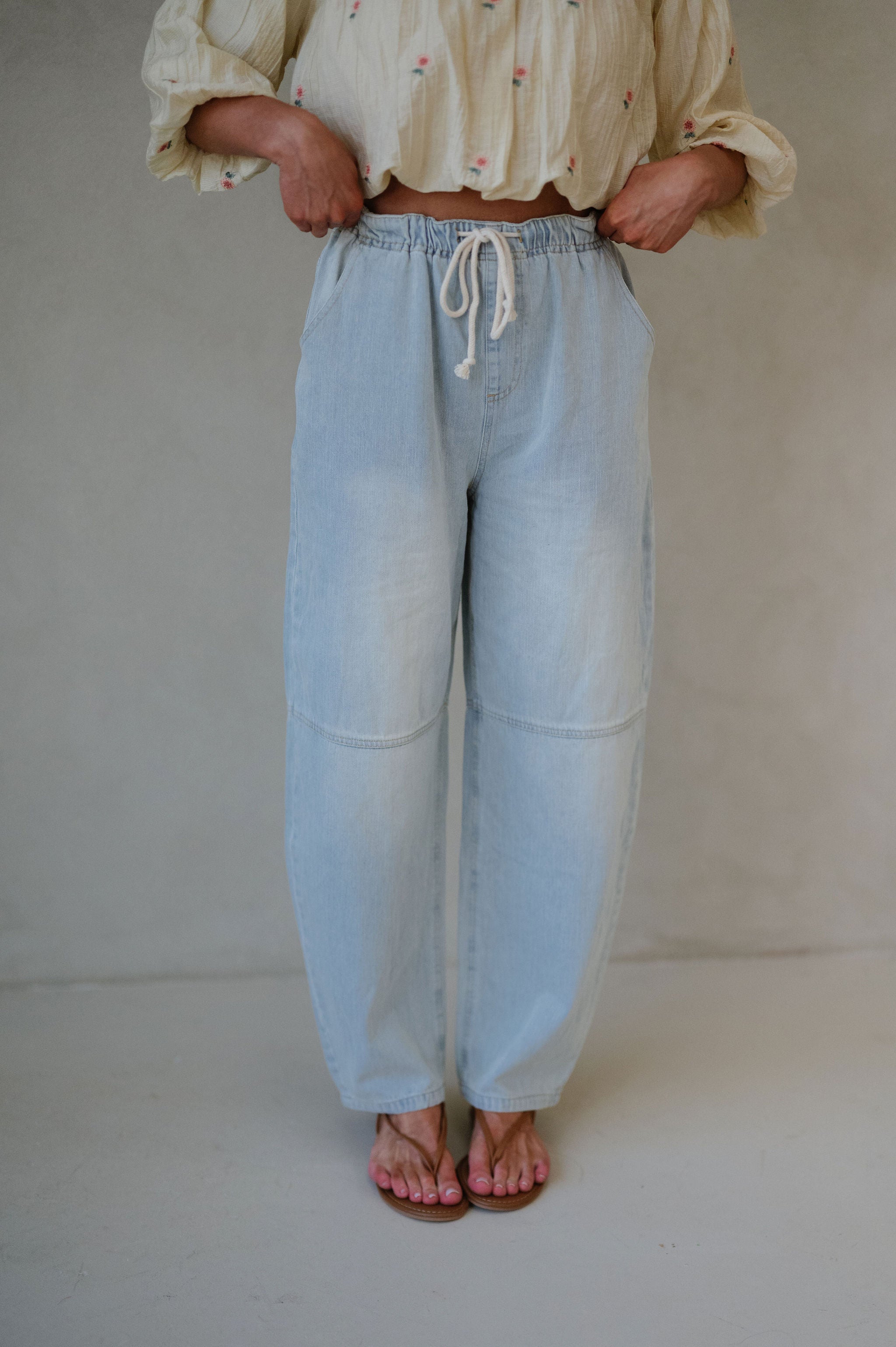 Lightweight Drawstring Jeans-Light Wash