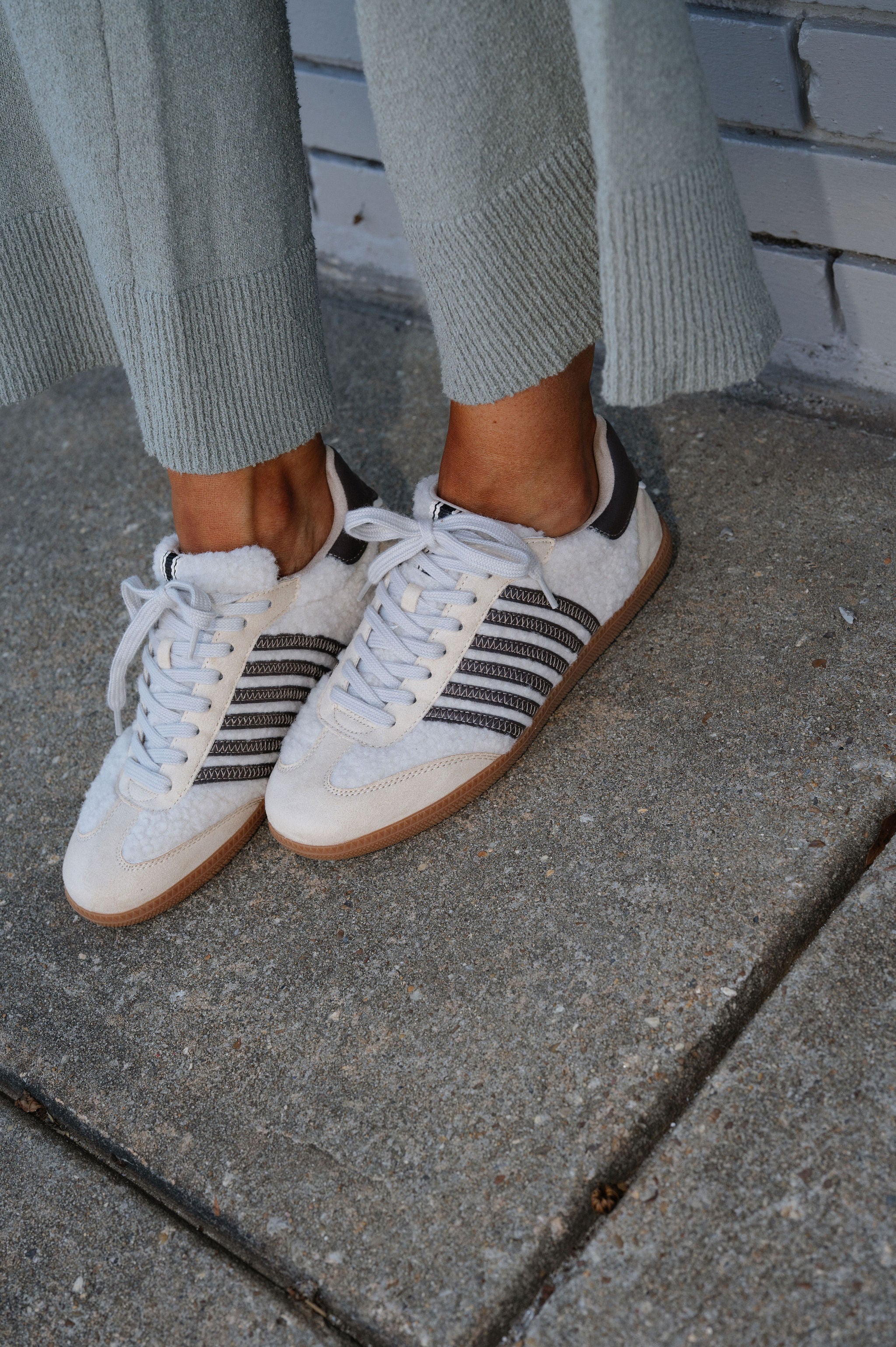 Stevie Sneakers-Beige Shearling