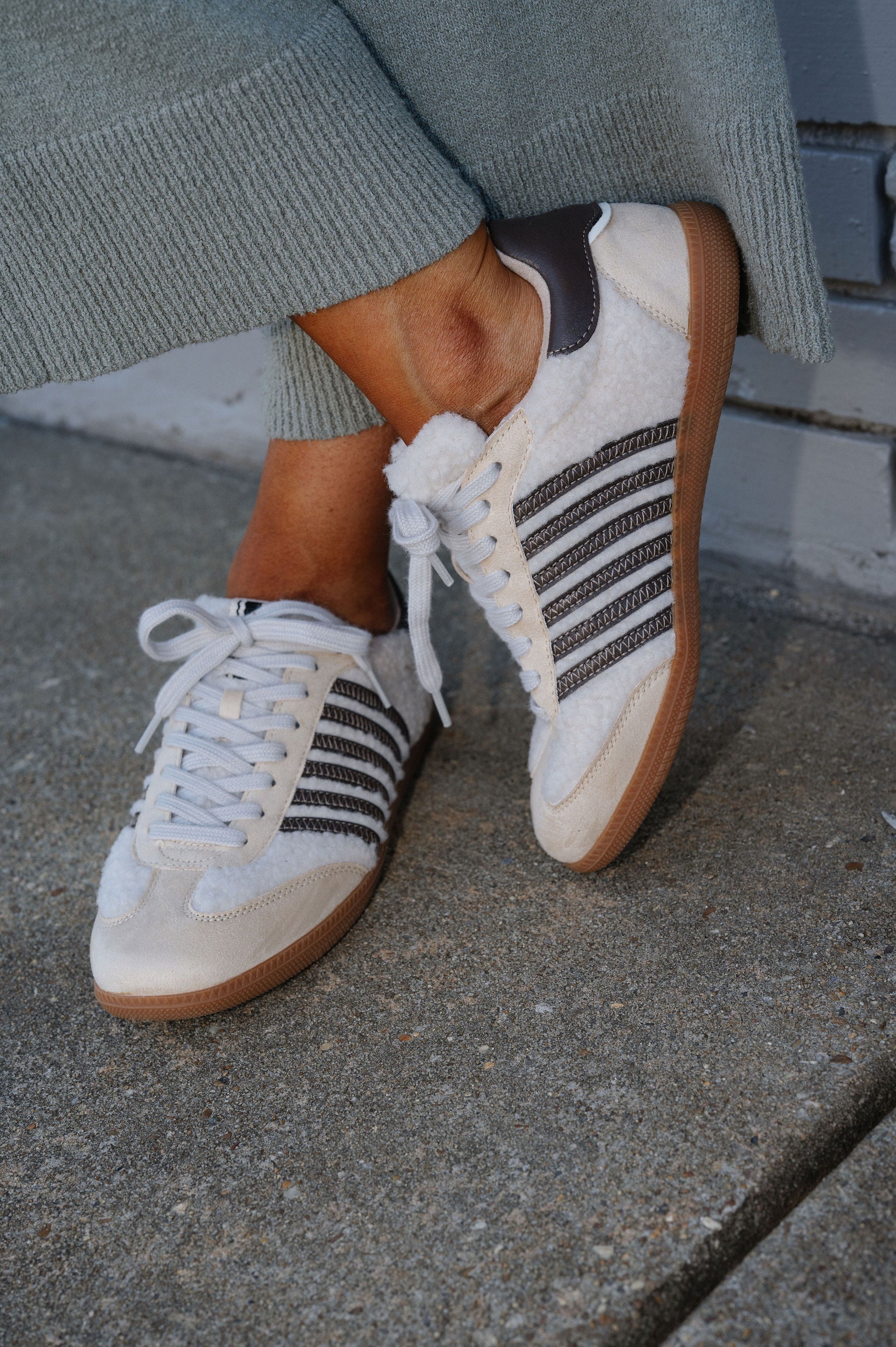 Stevie Sneakers-Beige Shearling
