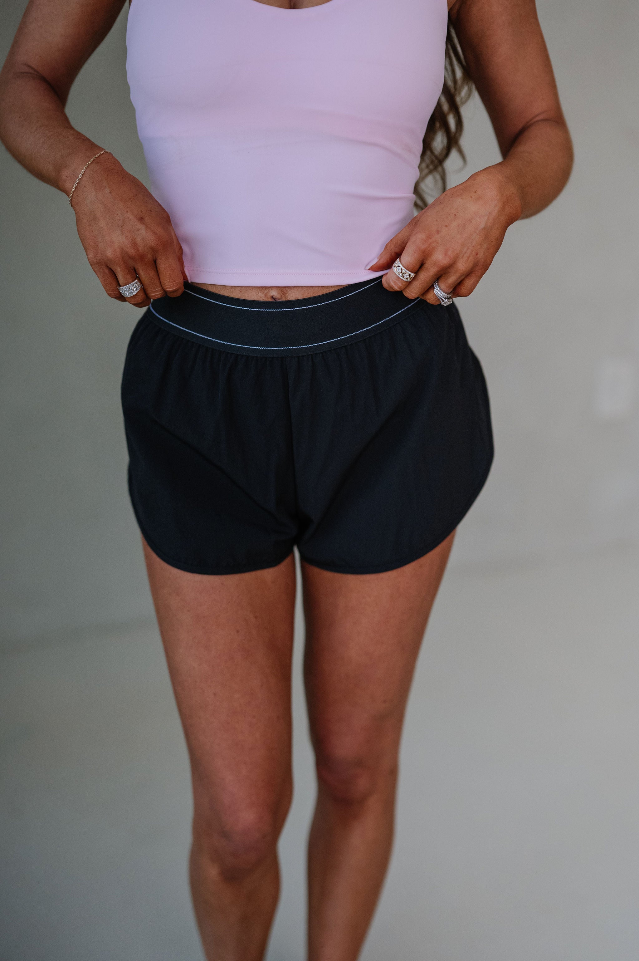 Leo Shorts-Black