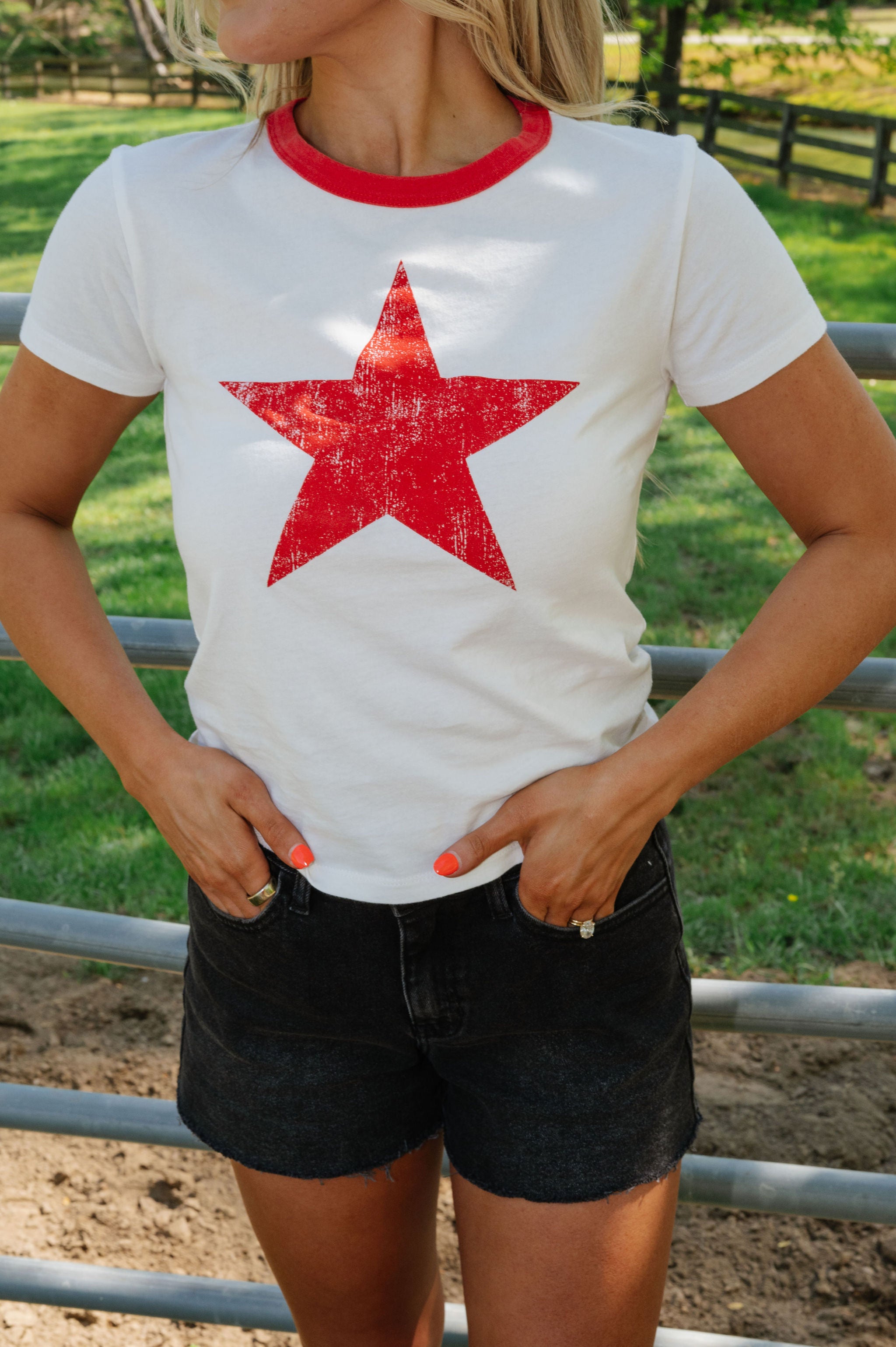 Star Graphic Tee-Red