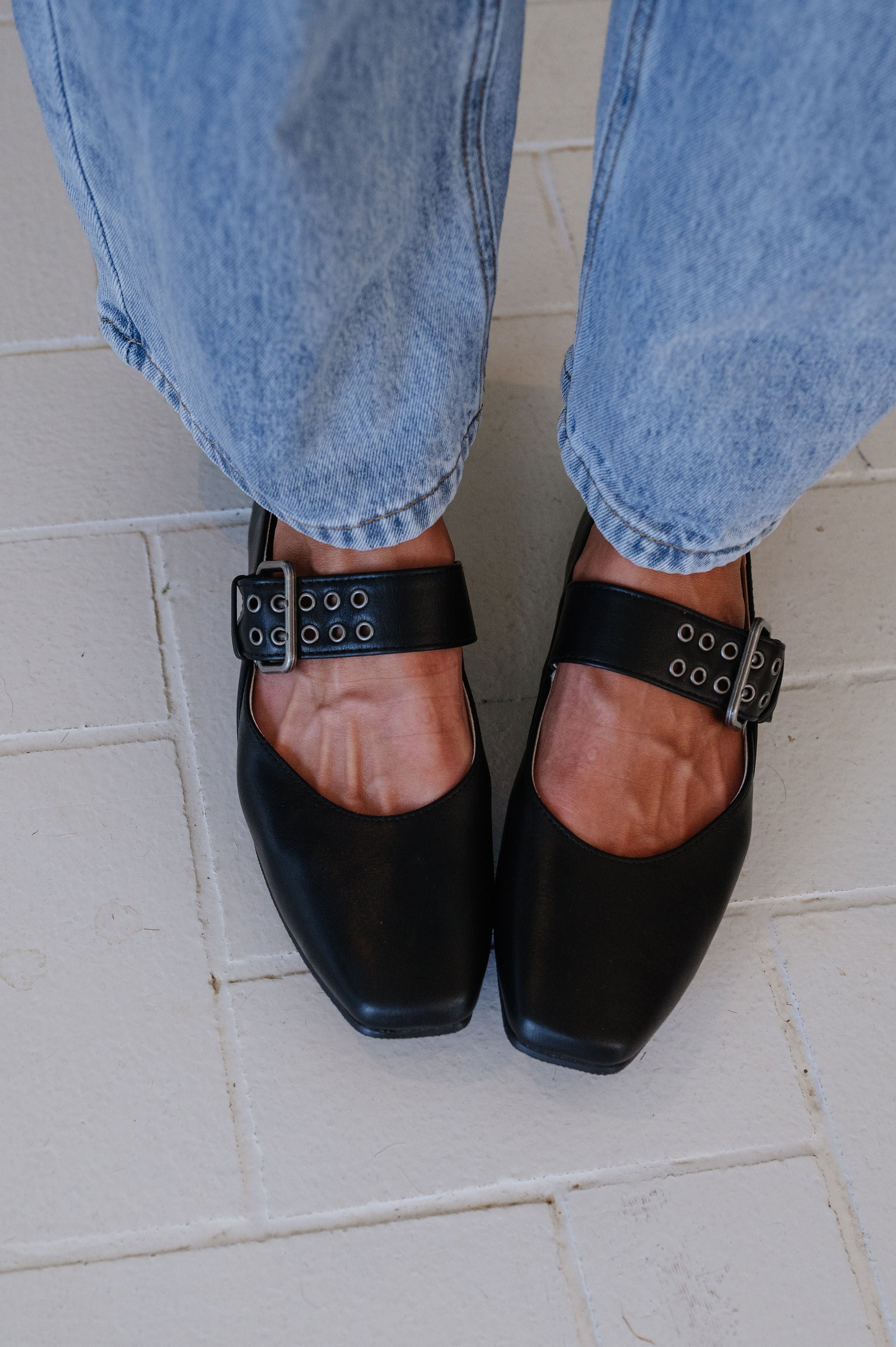 Soho Buckle Ballet Flat-Black