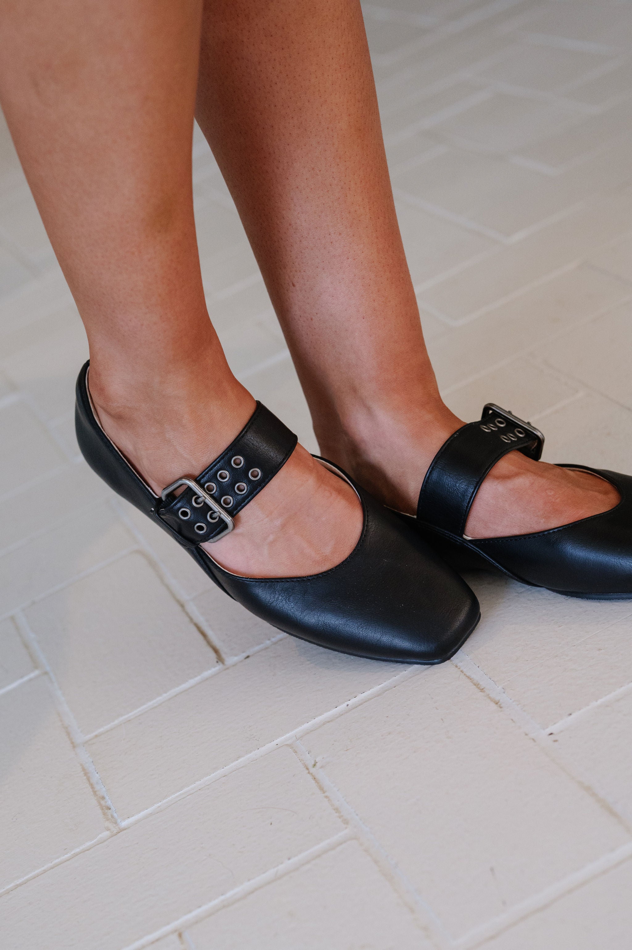 Soho Buckle Ballet Flat-Black