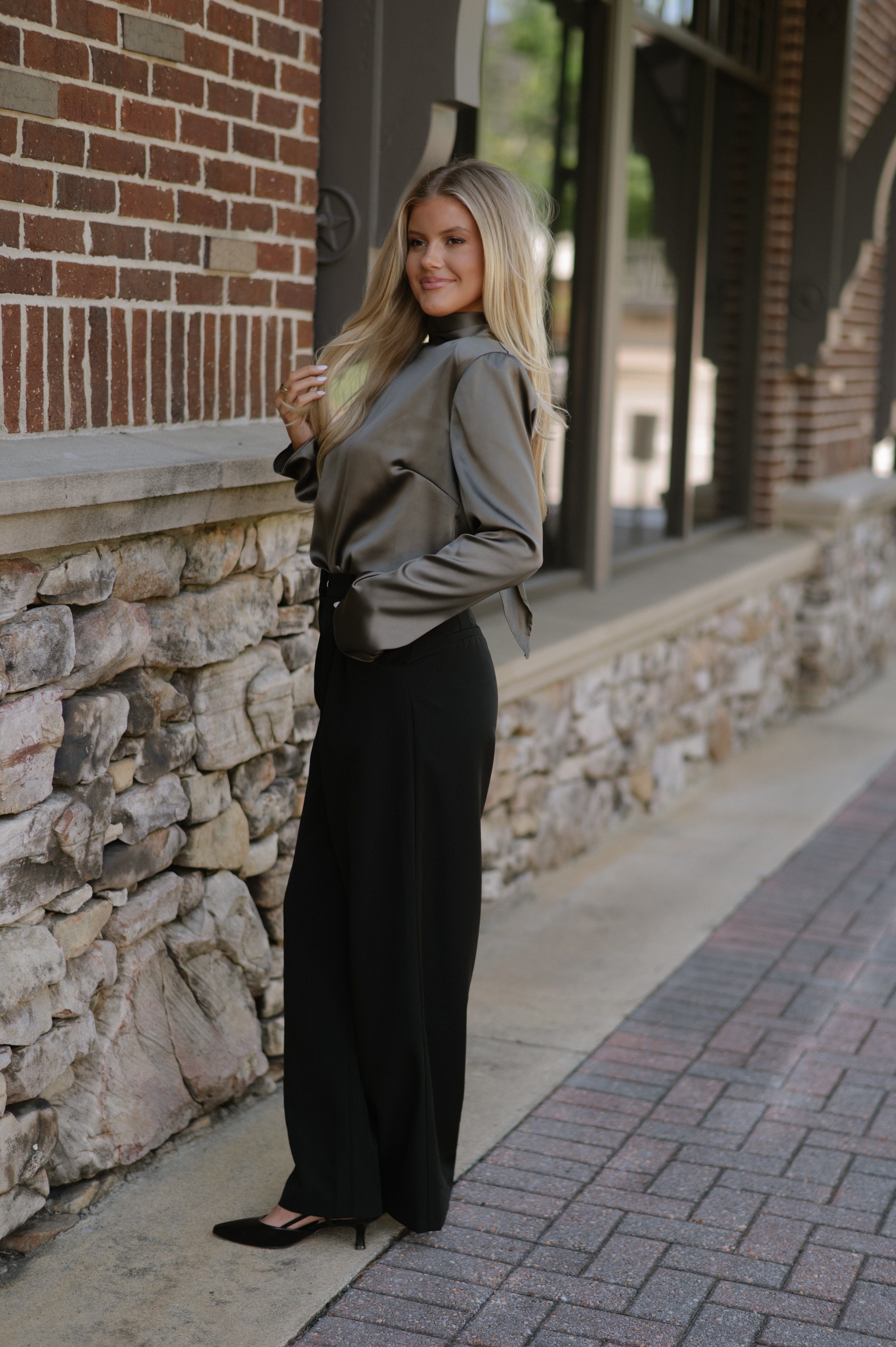 Solid Pleated Slacks-Black