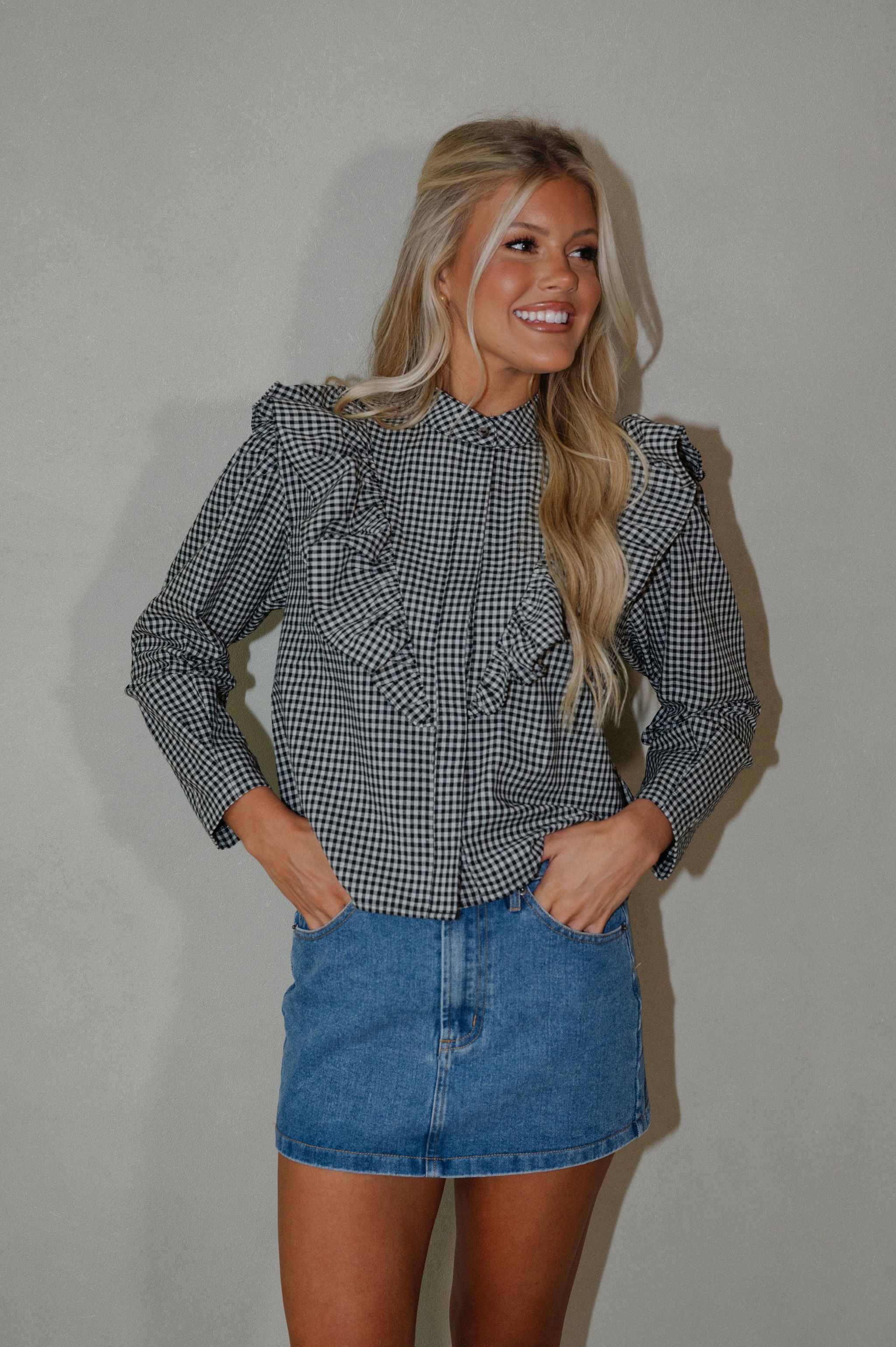 Akira Gingham Top-Black/Light Taupe