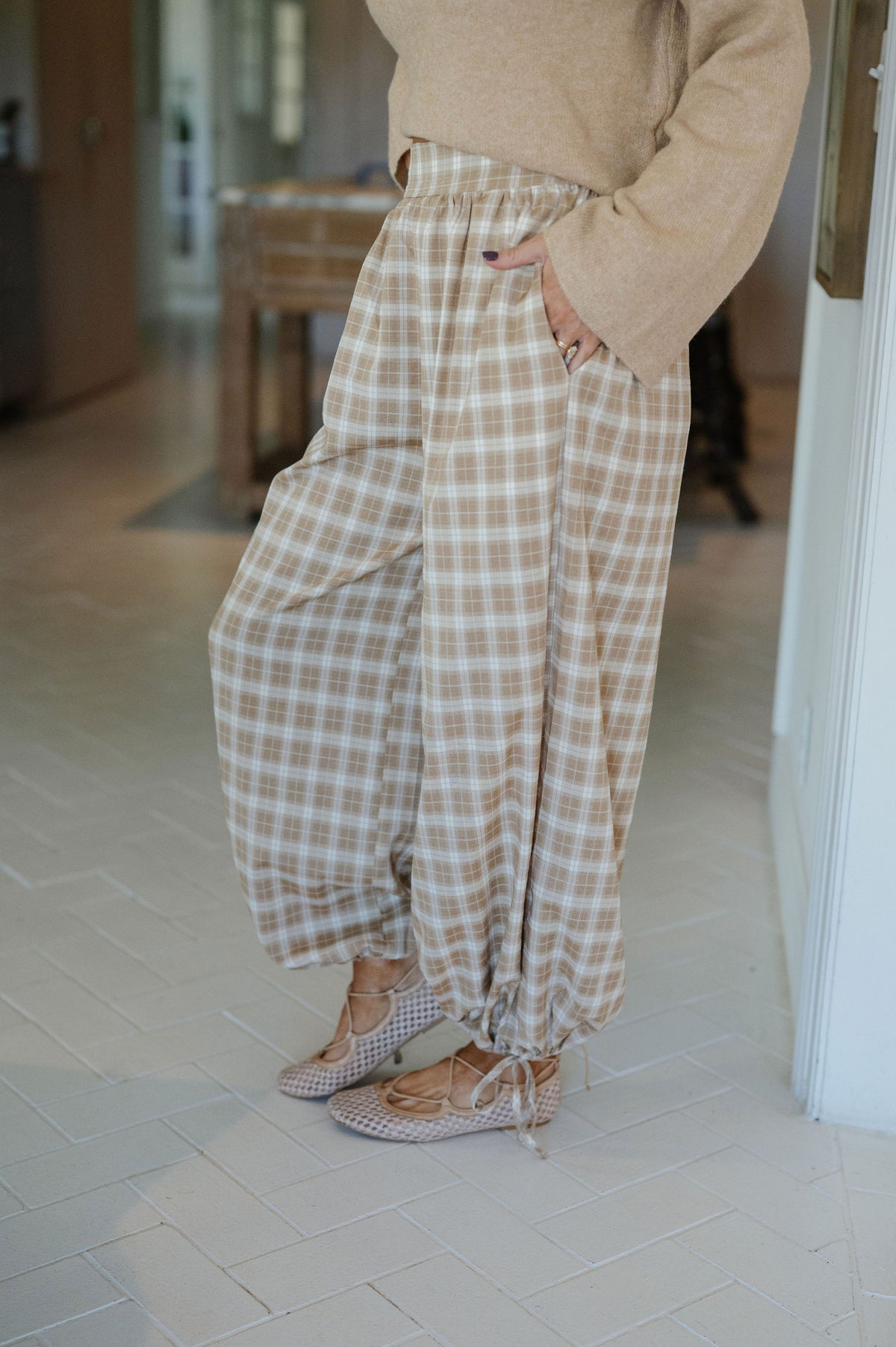 Brynn Plaid Balloon Pants-Taupe