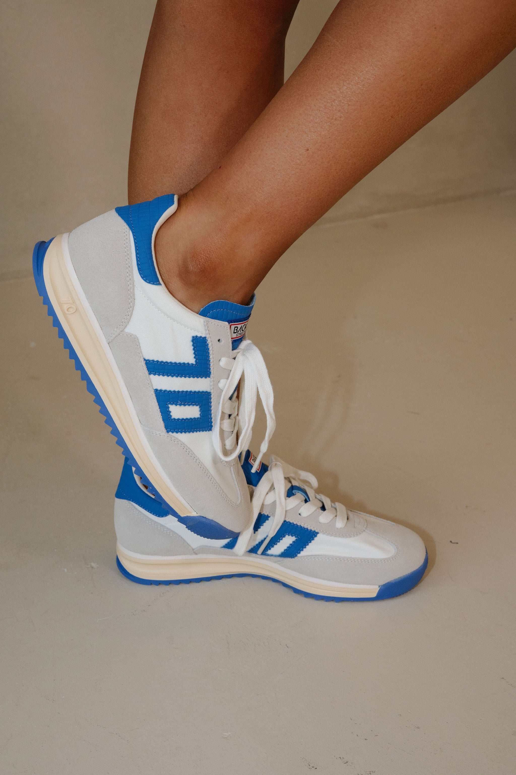 Back 70- Barkley Jogger White/Blue