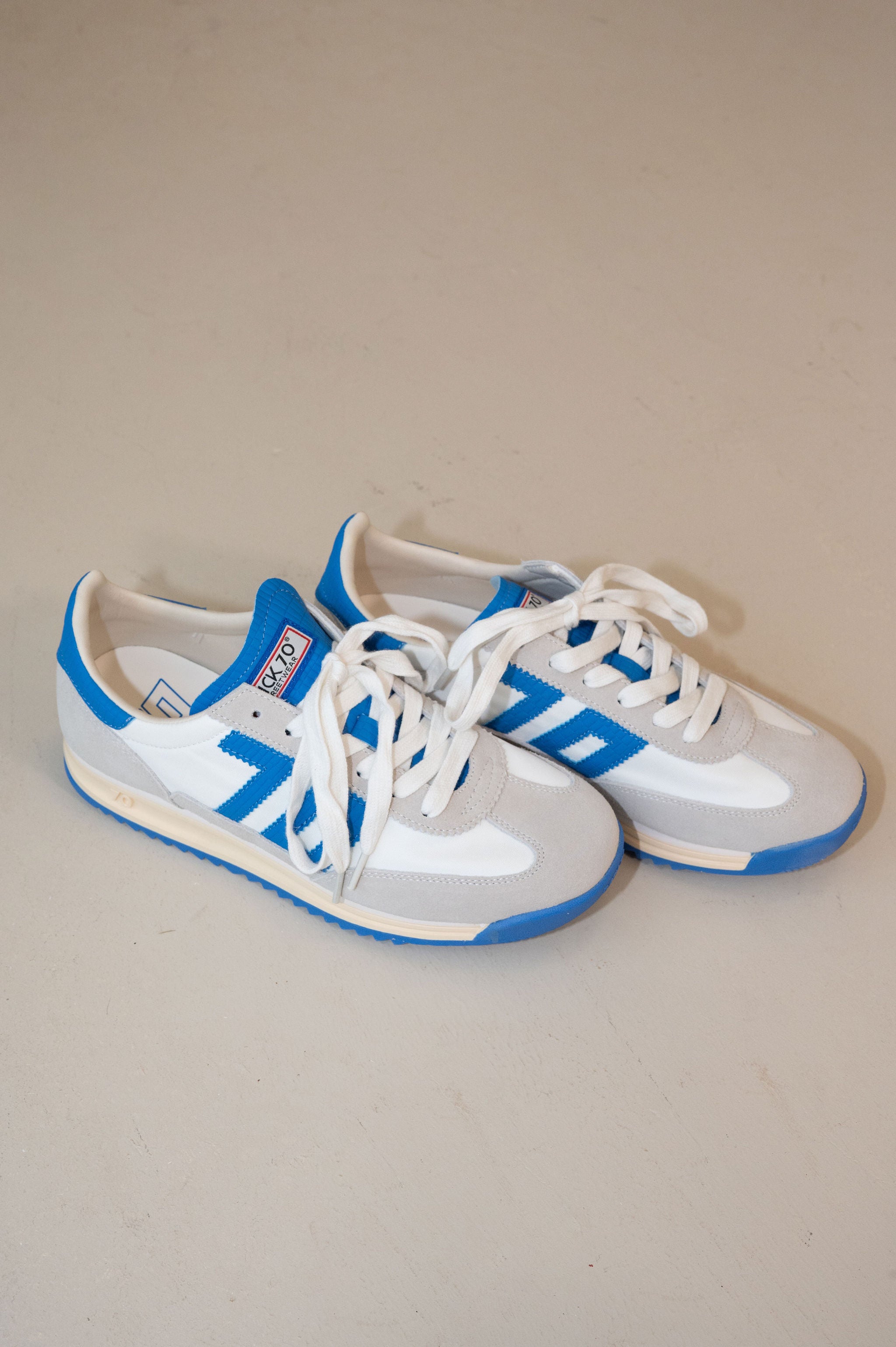 Back 70- Barkley Jogger White/Blue