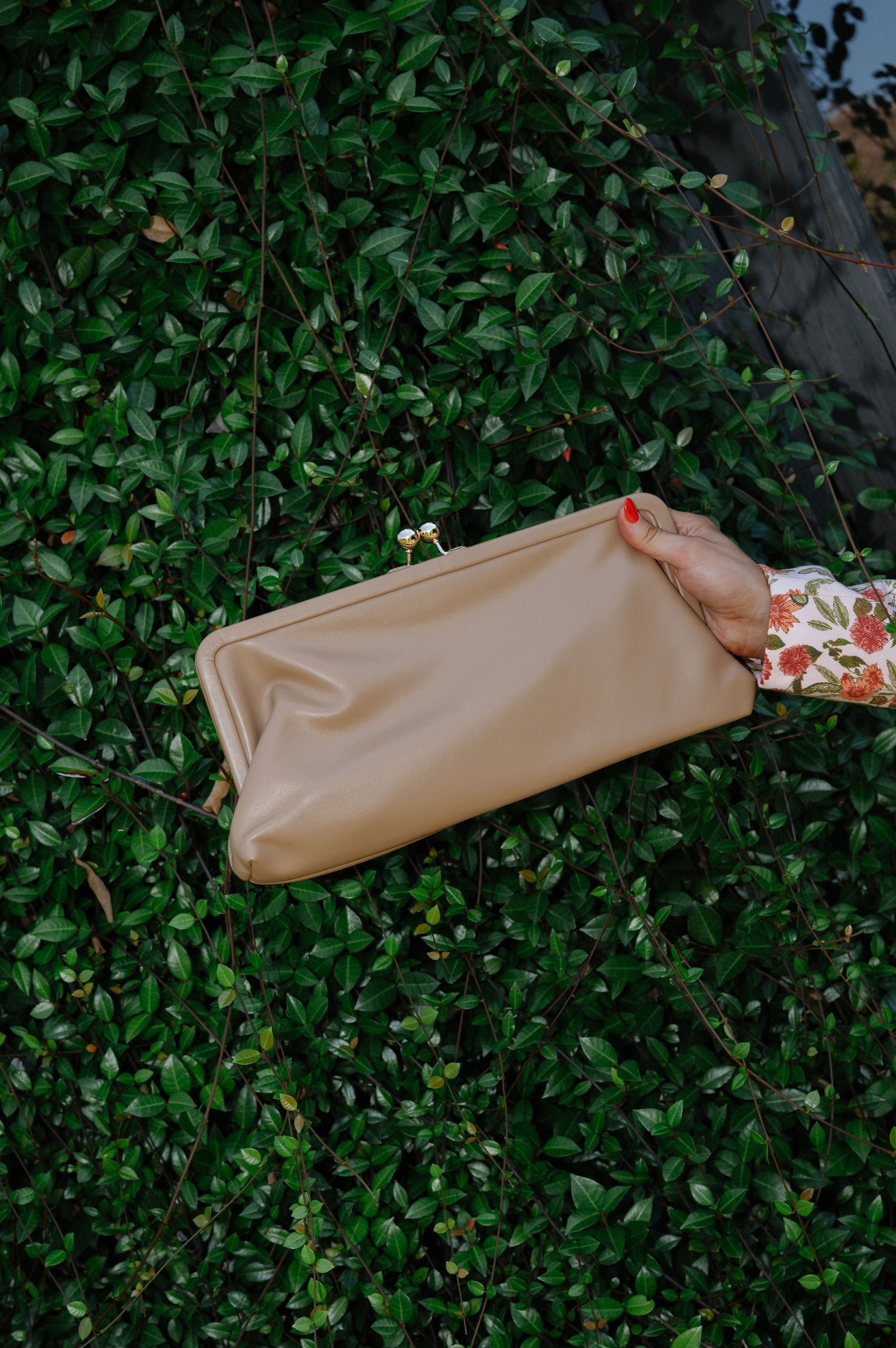 Nonna Clutch-Tan