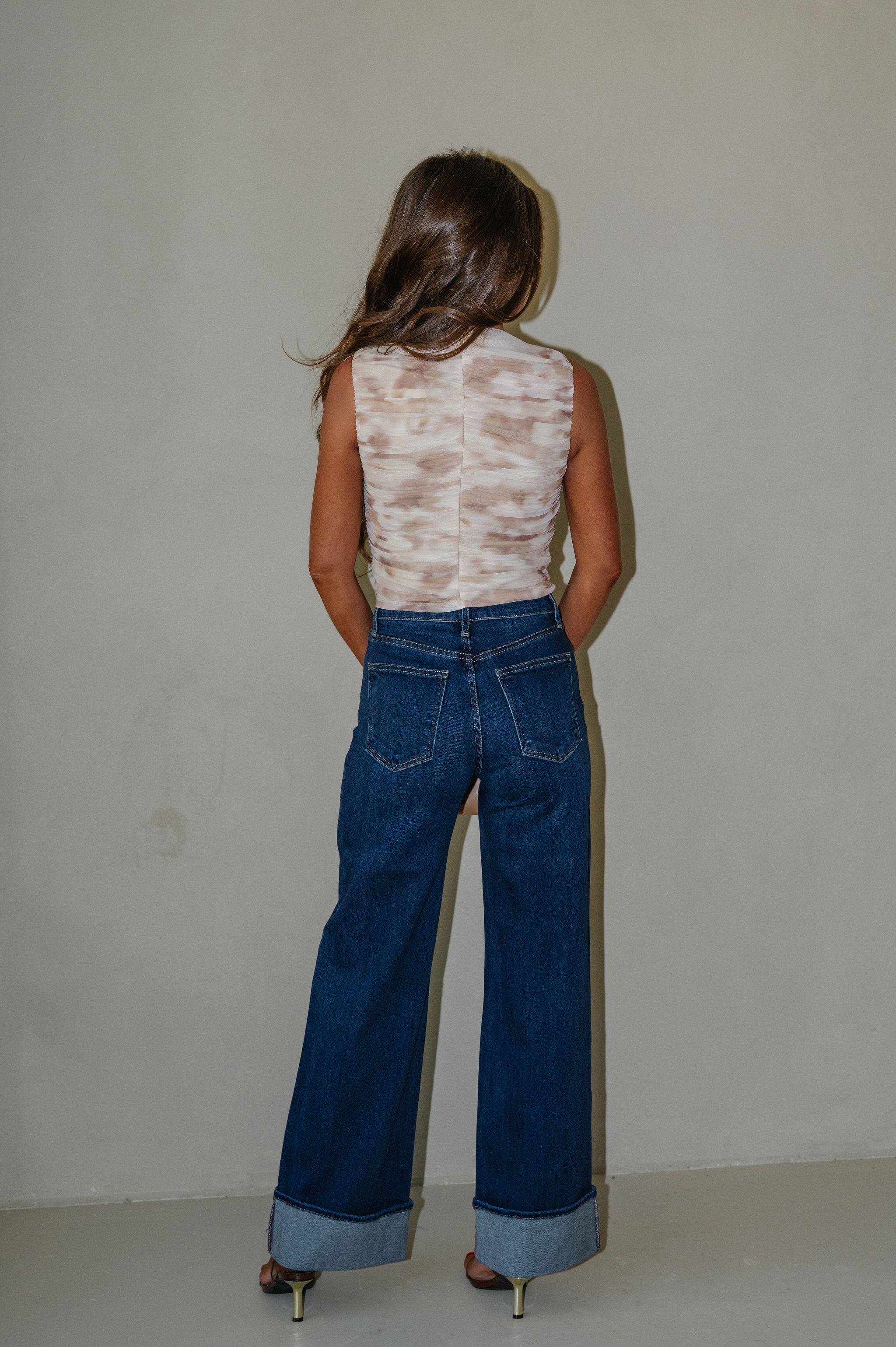 Sleeveless Mesh Top-Brown