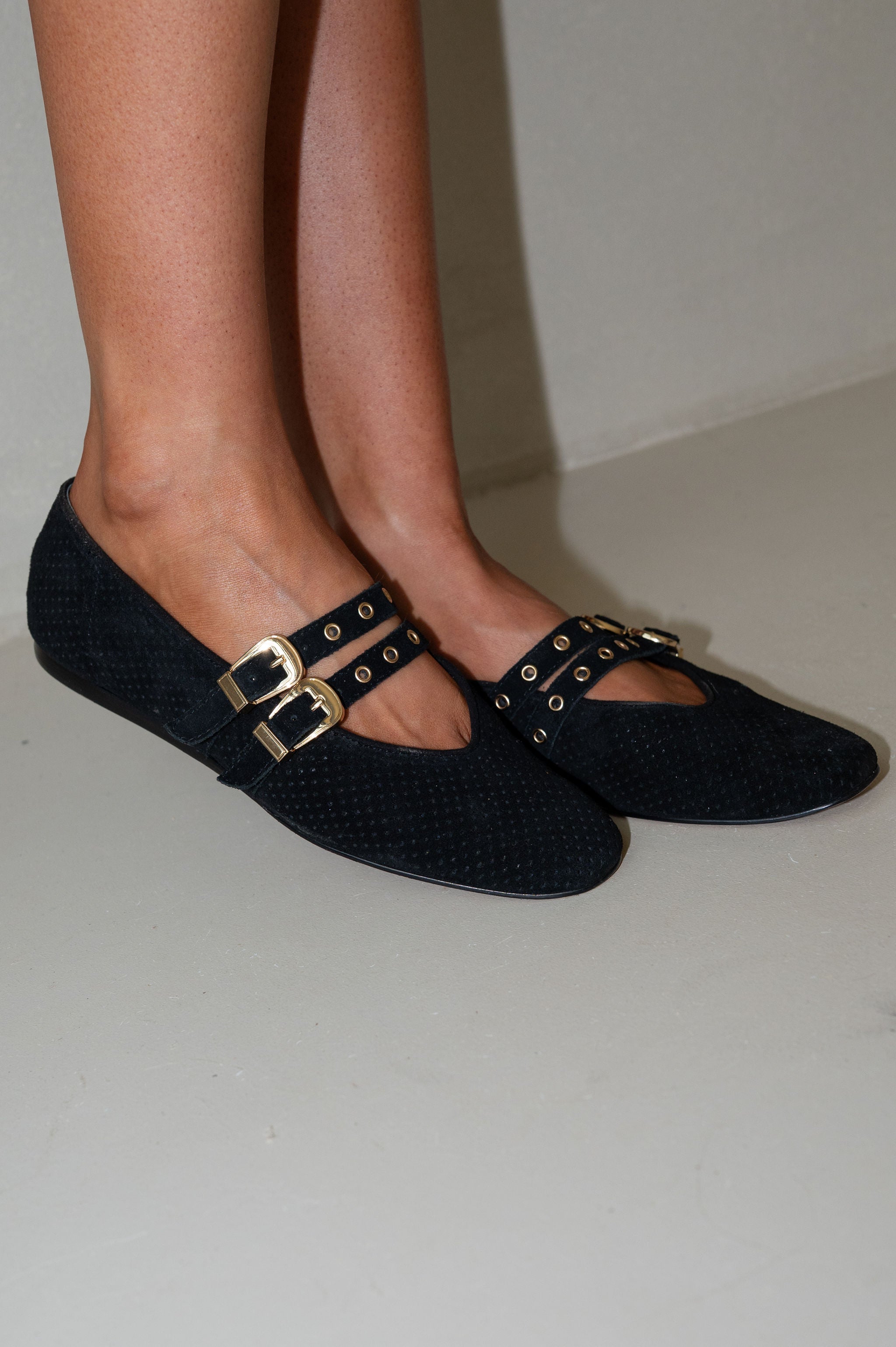 Baylee Suede Ballet Flats-Onyx//DOLCE VITA