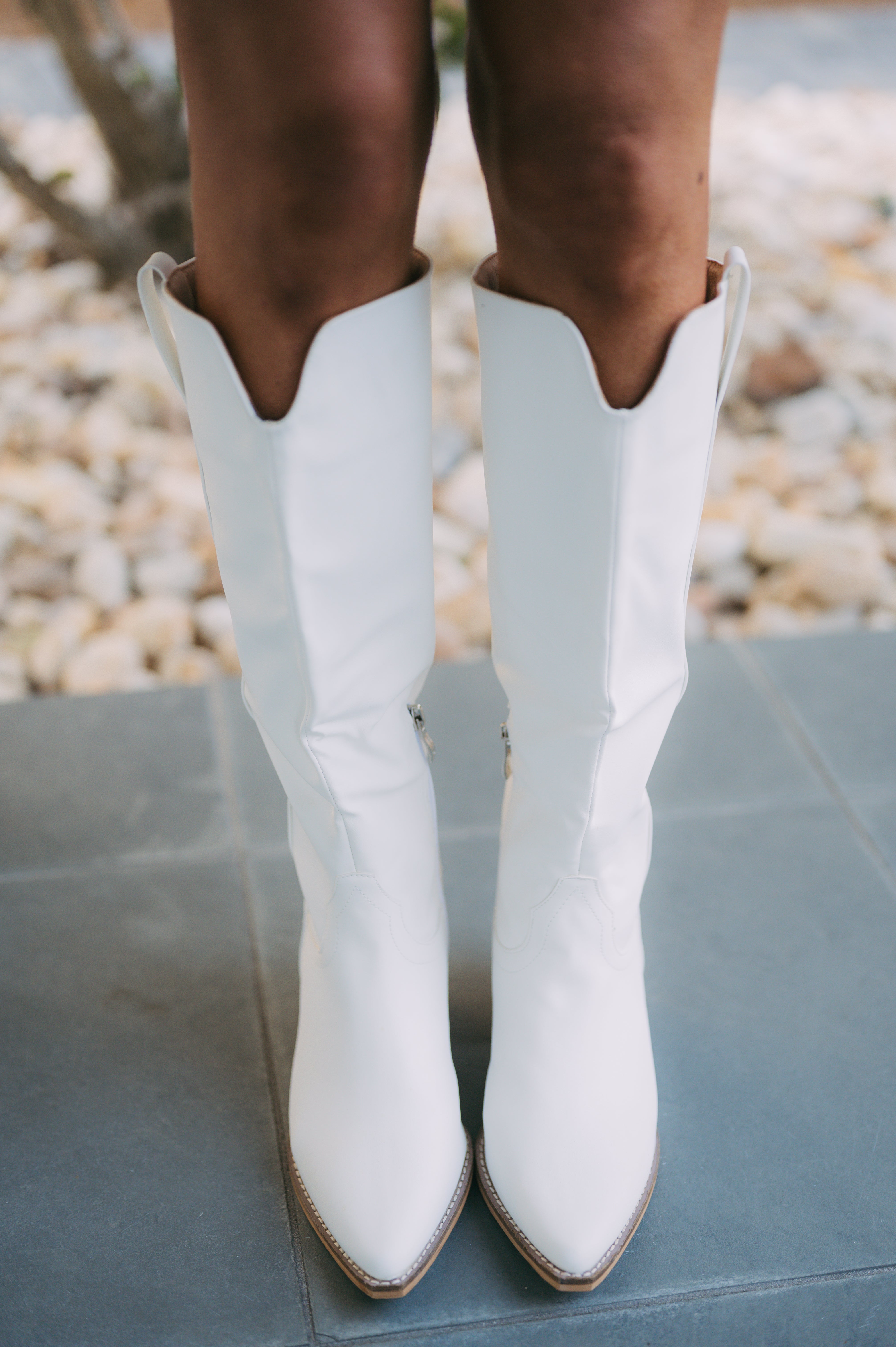 Stephanie Boots- White//MODEL PAIR SIZE 8