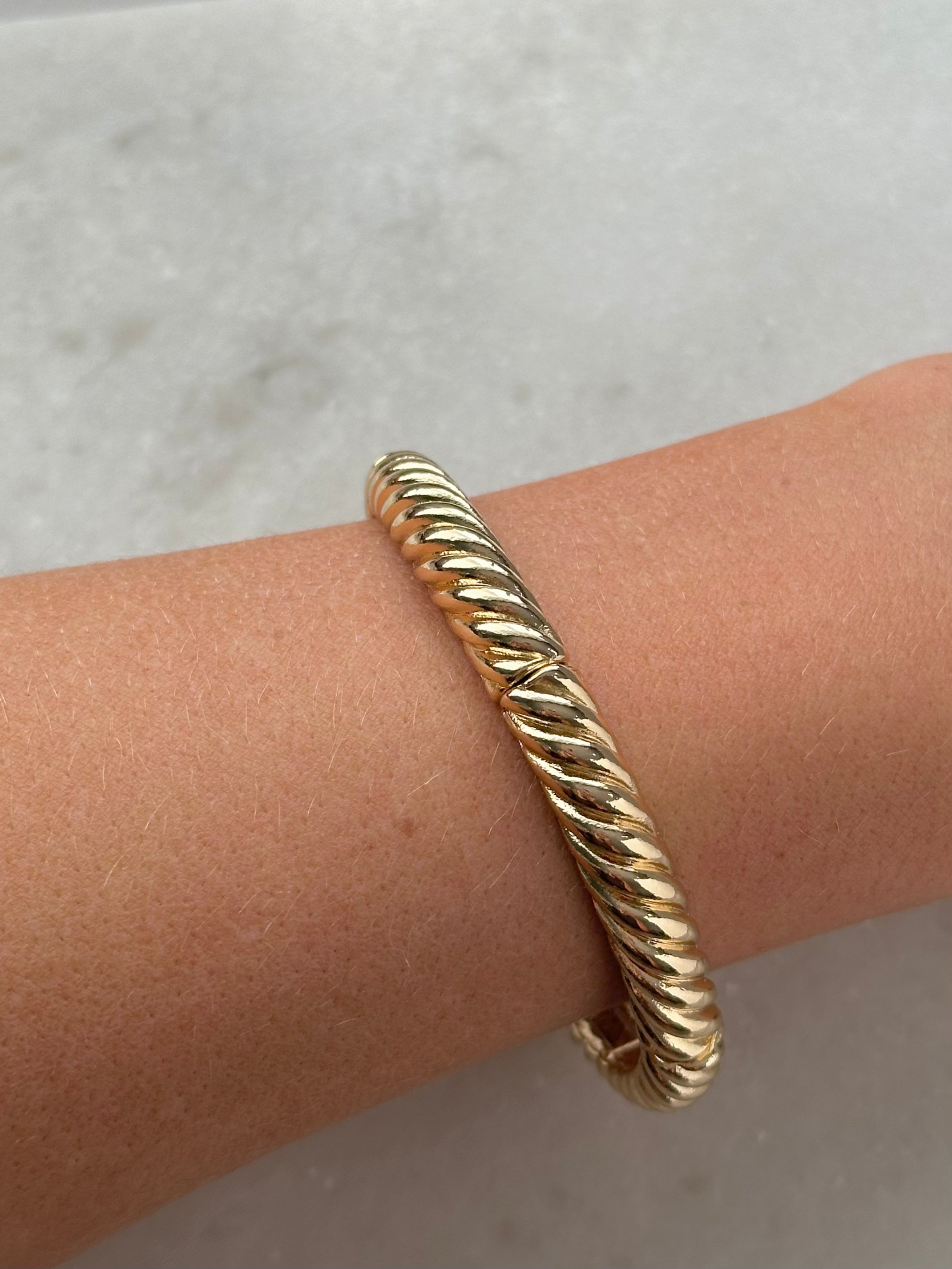 Gold Cable Clasp Bracelet