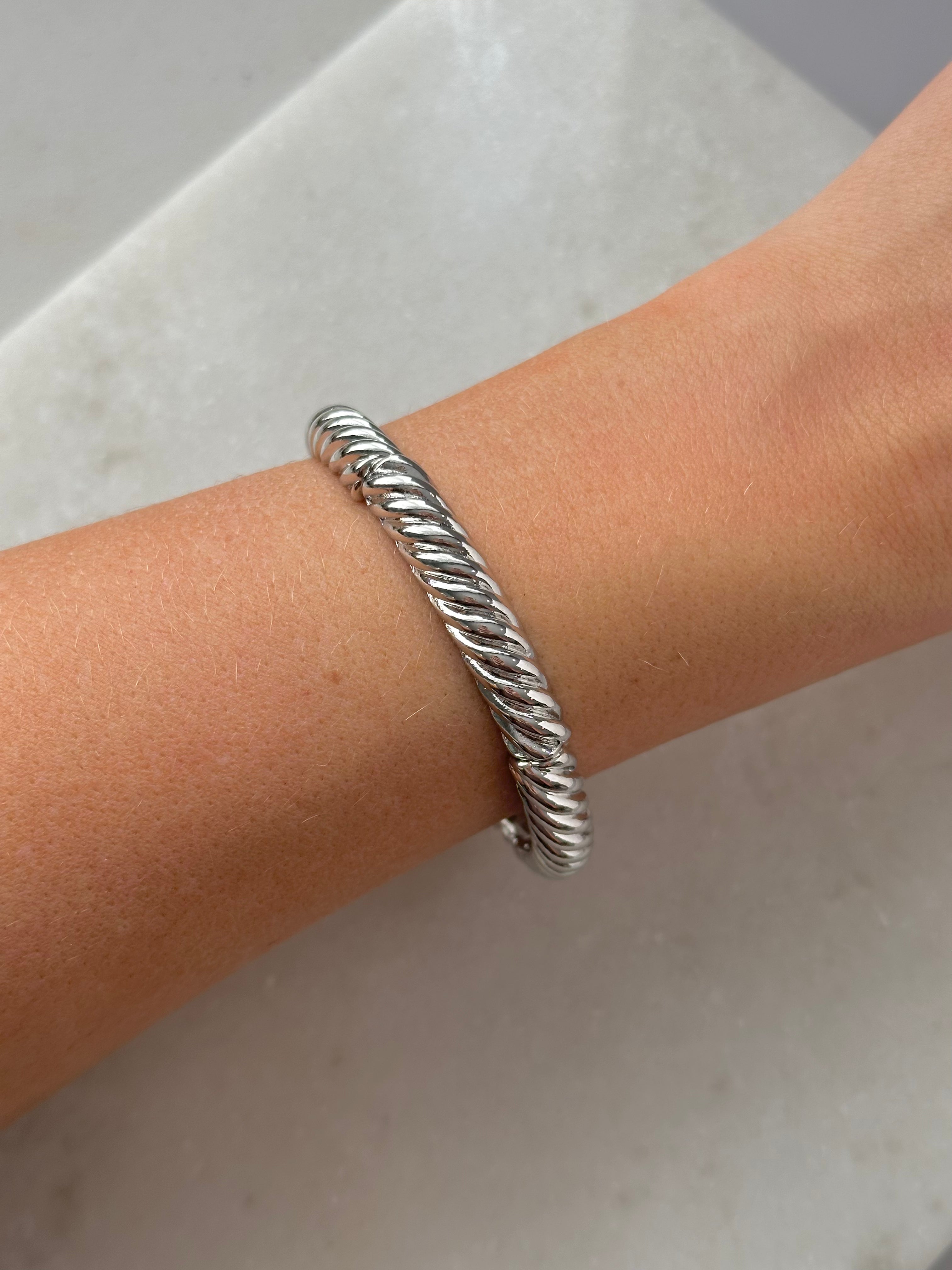 Silver Cable Clasp Bracelet