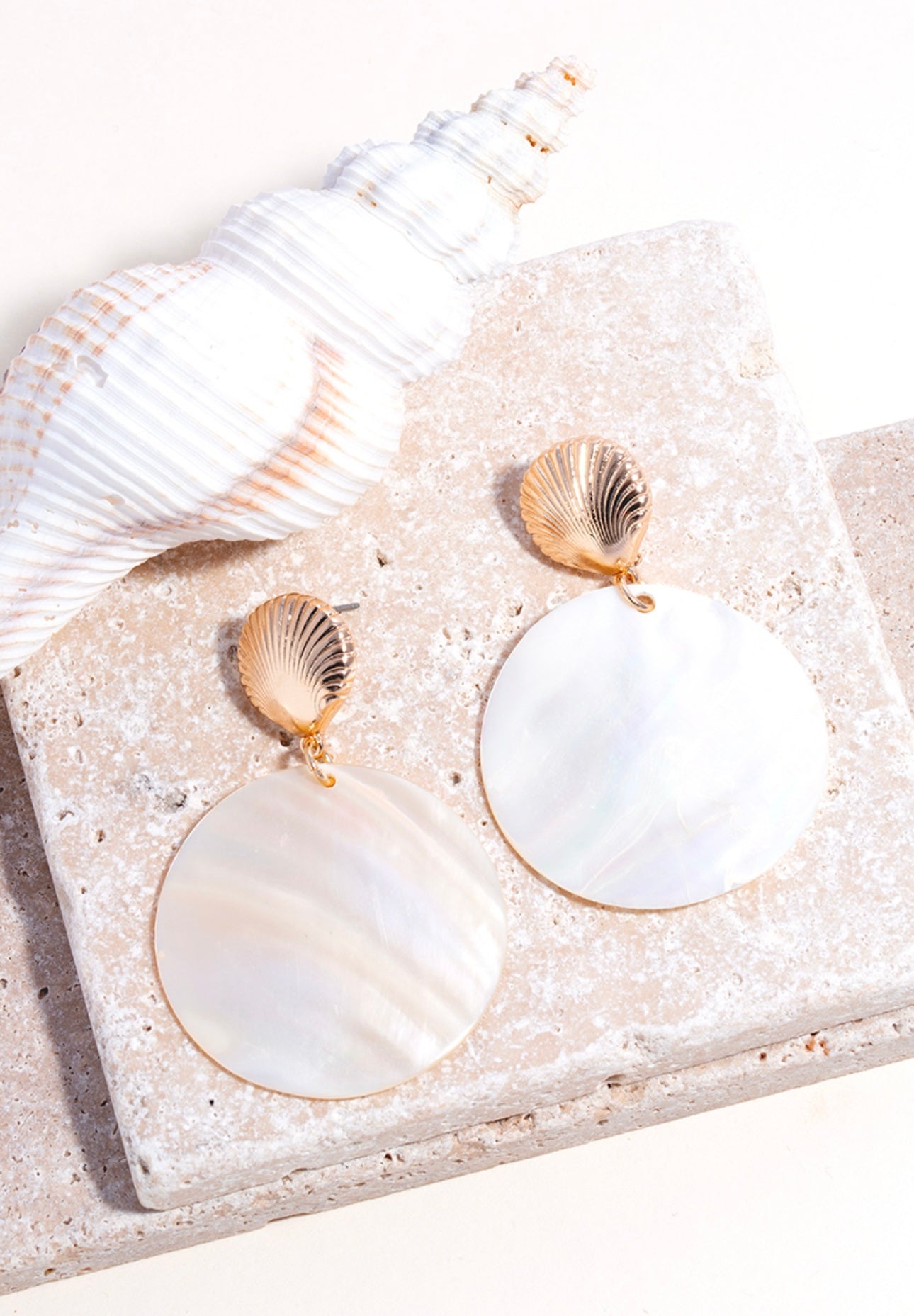 Atlantis Shell Earrings - Gold