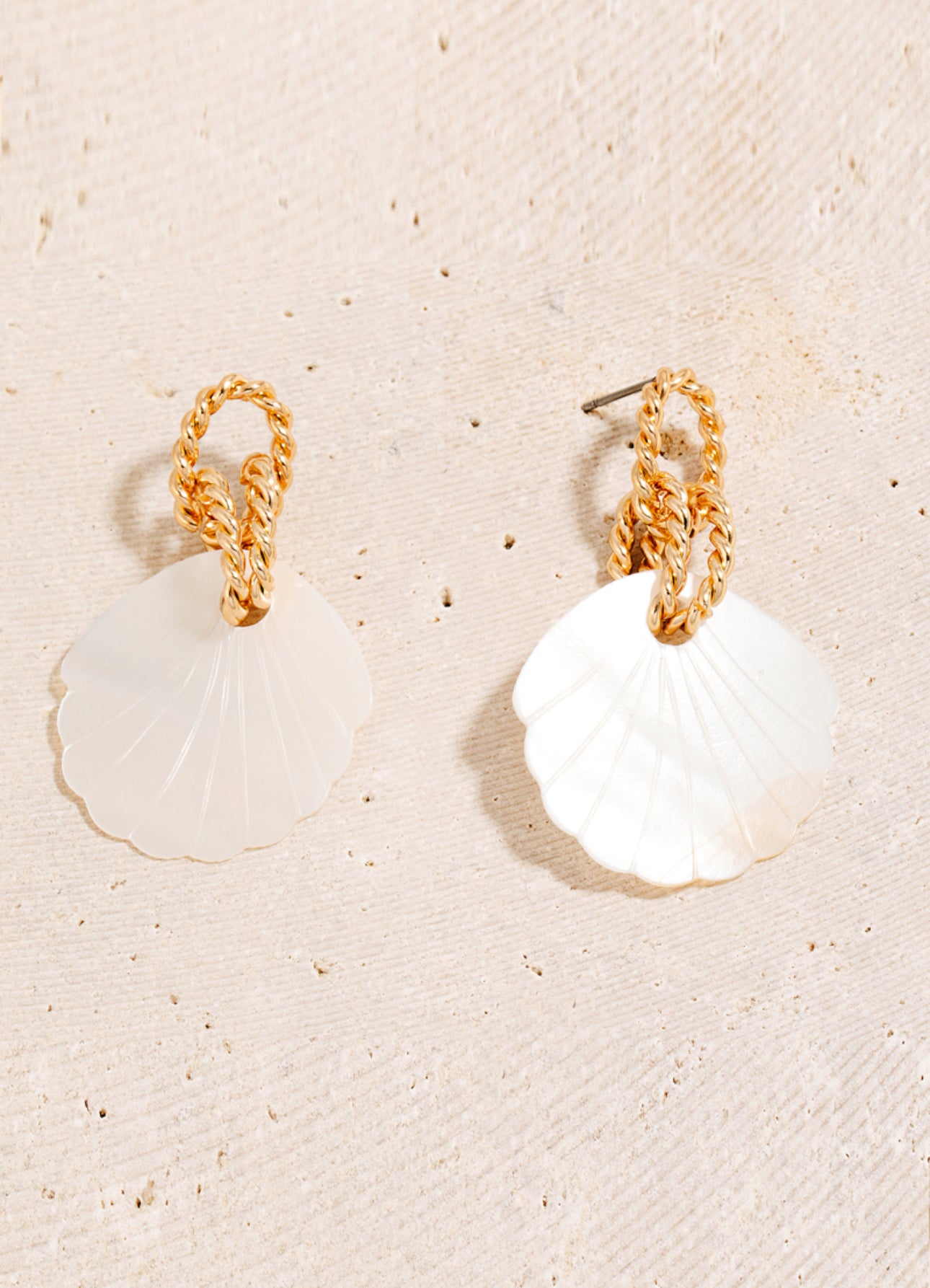 Marina Shell Earrings - Gold