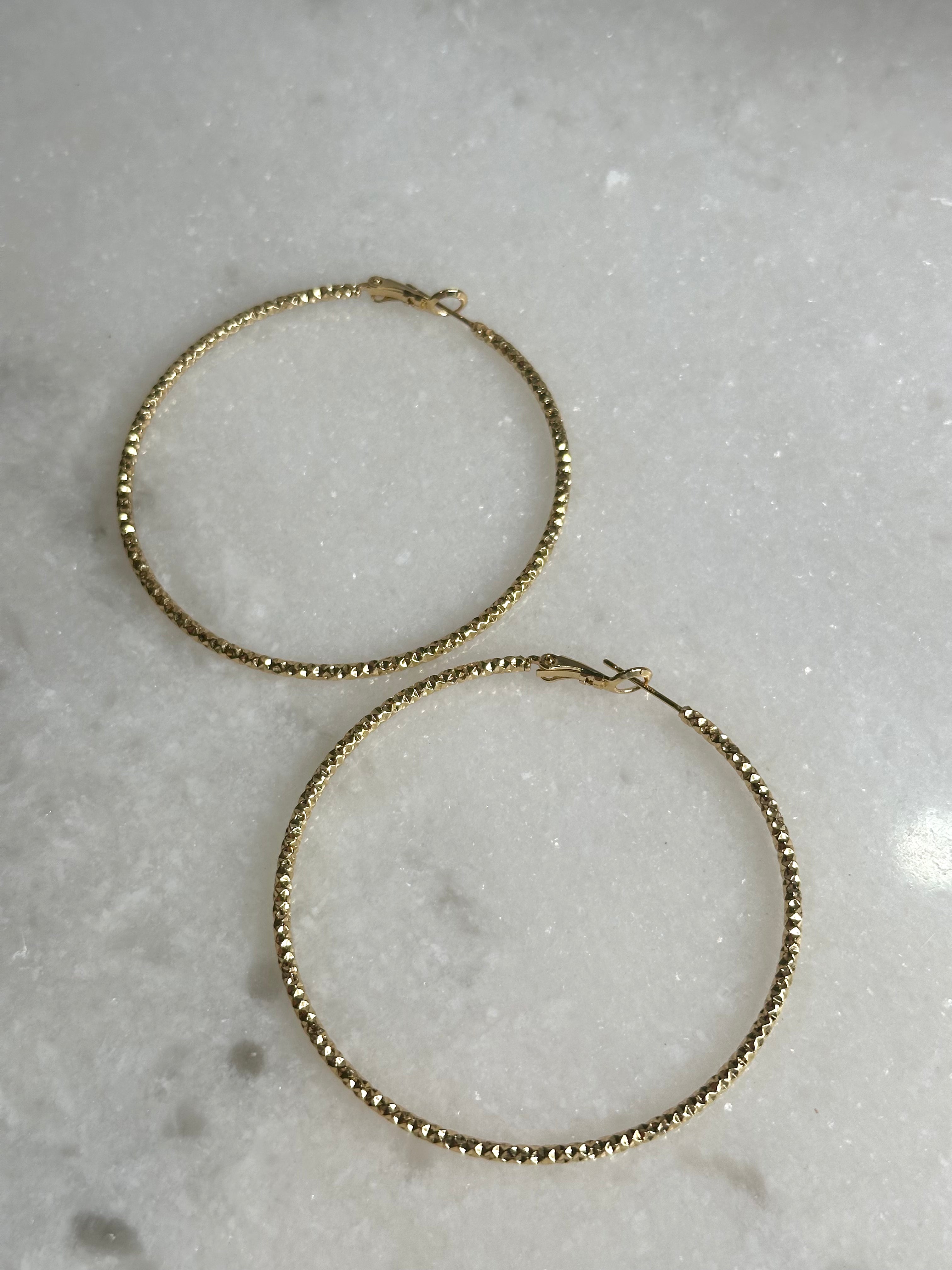 Large Look Hoop
